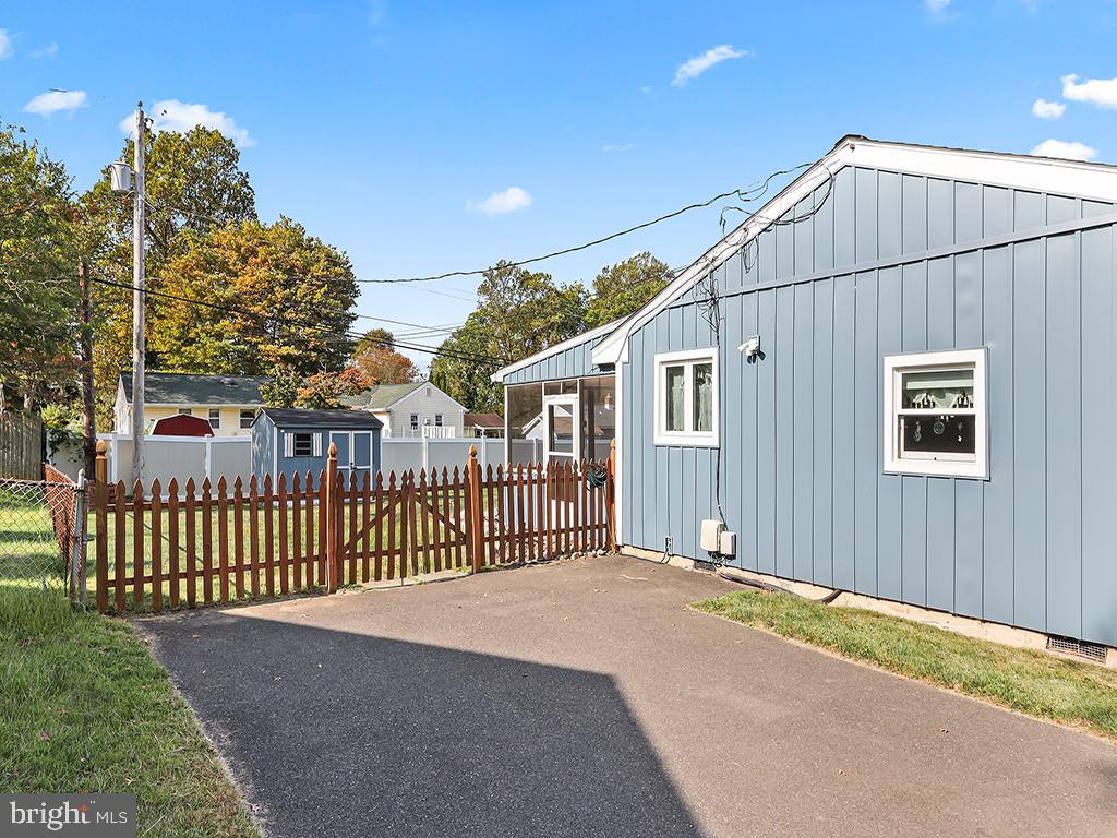 WARMINSTER HGTS - Residential