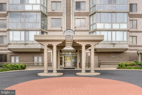 Photo of 19375 Cypress Ridge Terrace #916, LEESBURG, VA 20176 (MLS # VALO2136300)