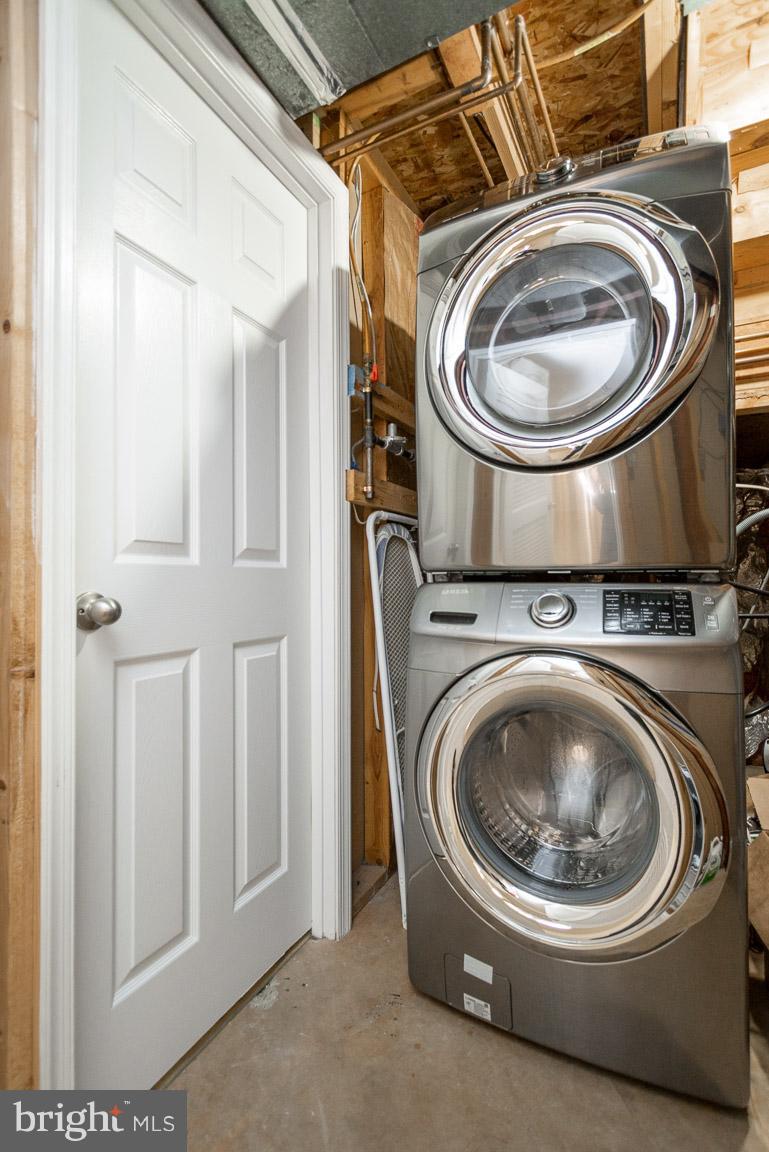 POTOMAC LAKES - Residential