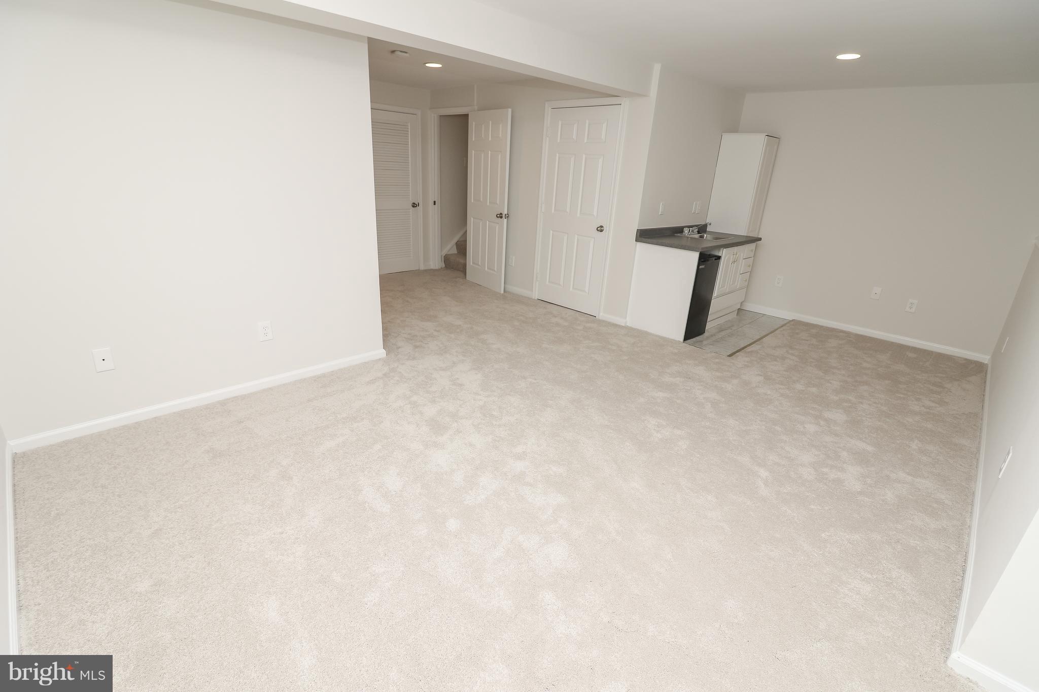 POTOMAC LAKES - Residential