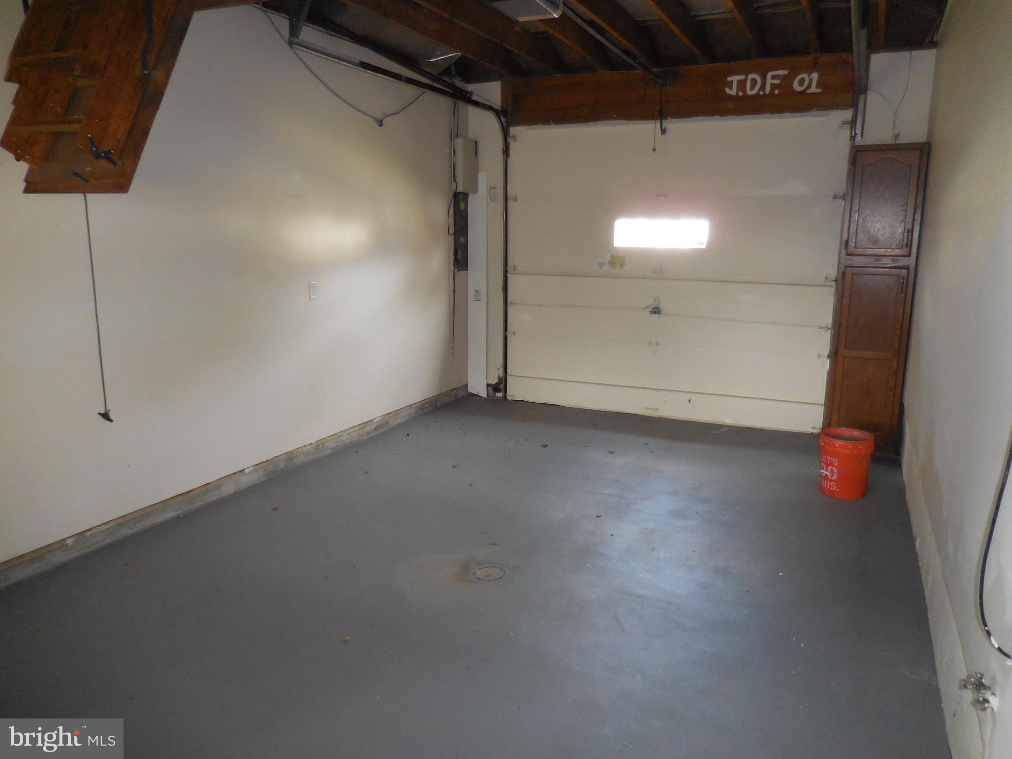 KINGS COURT - Residential