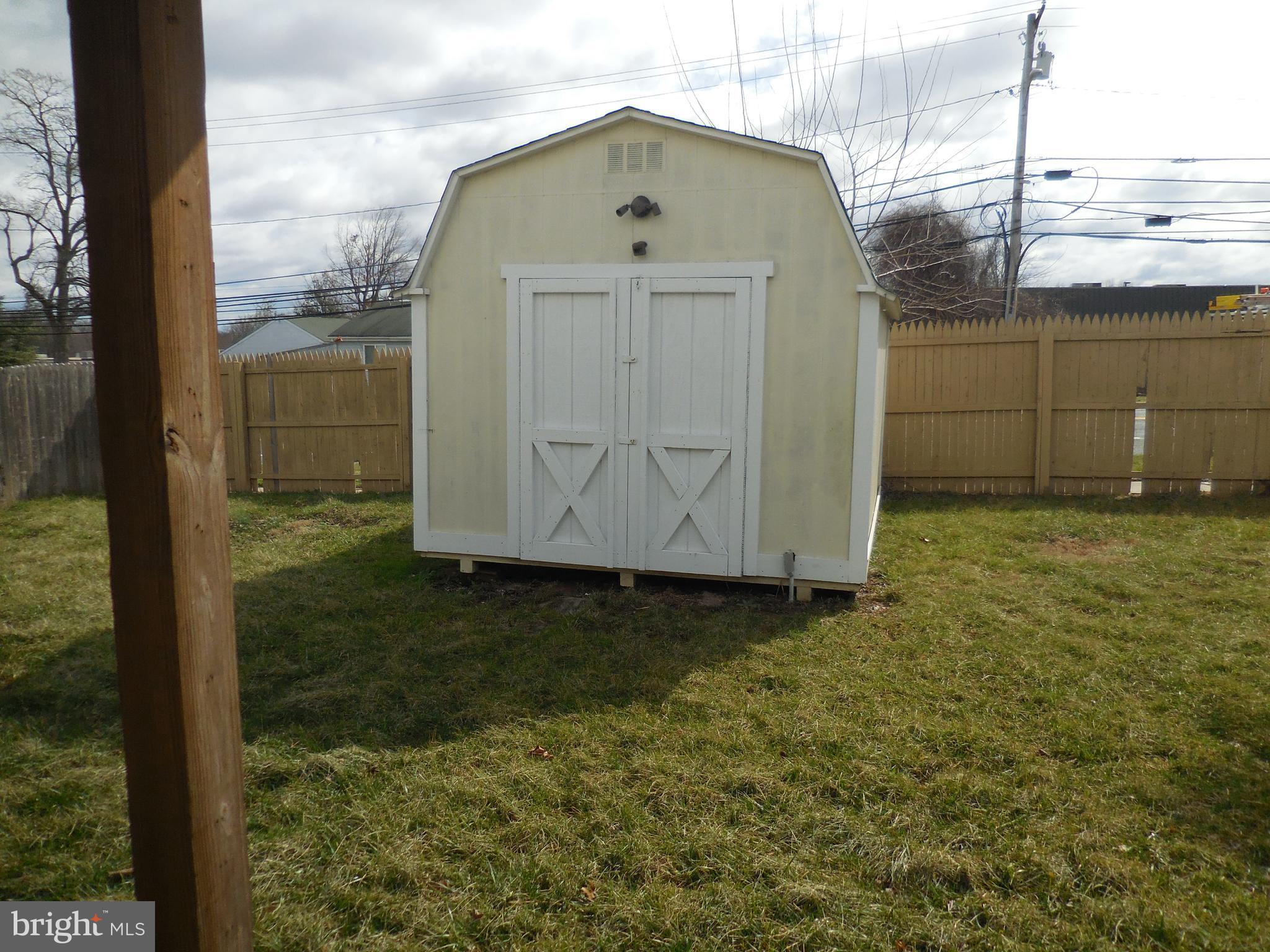 KINGS COURT - Residential