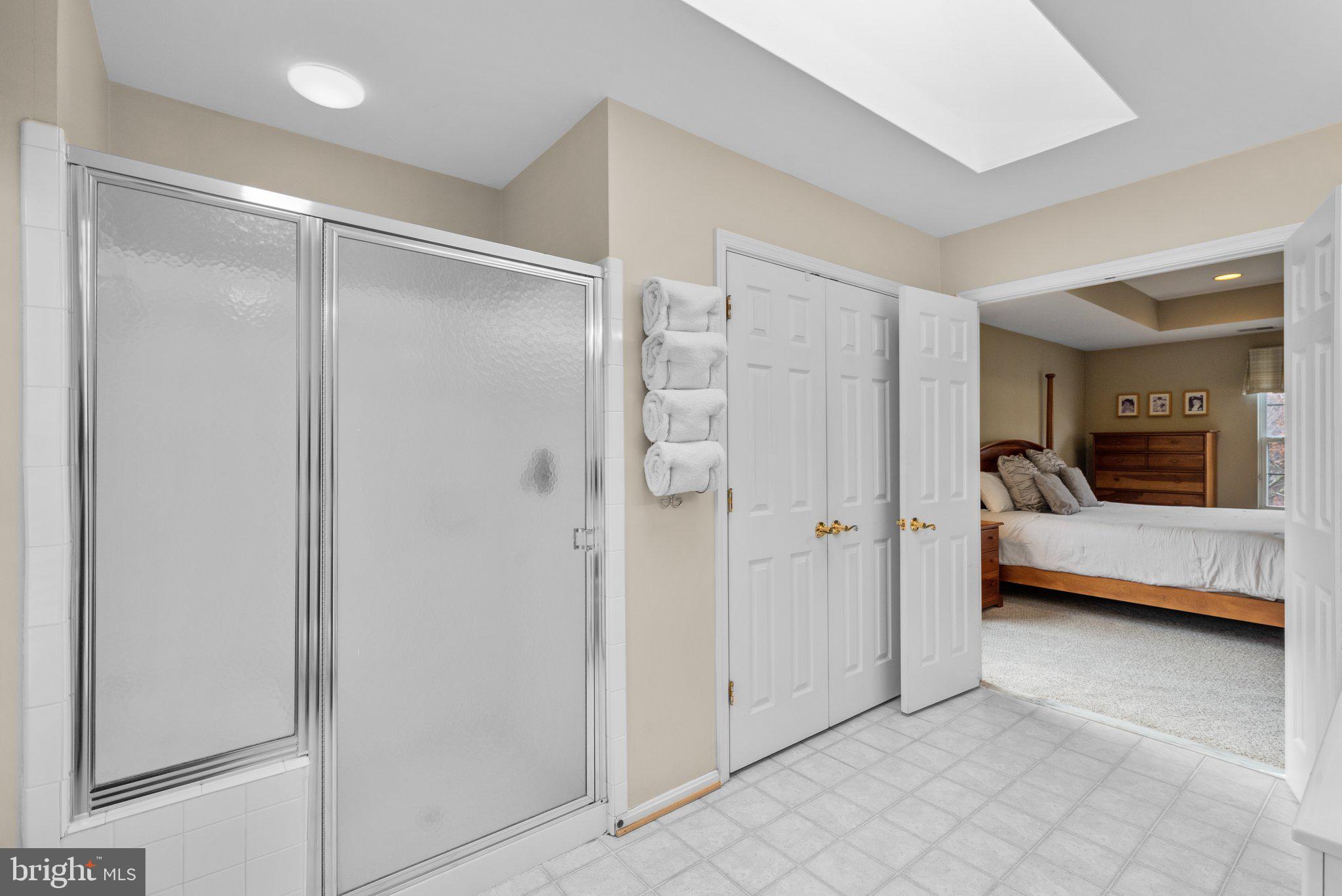 NORTHRIDGE - Residential