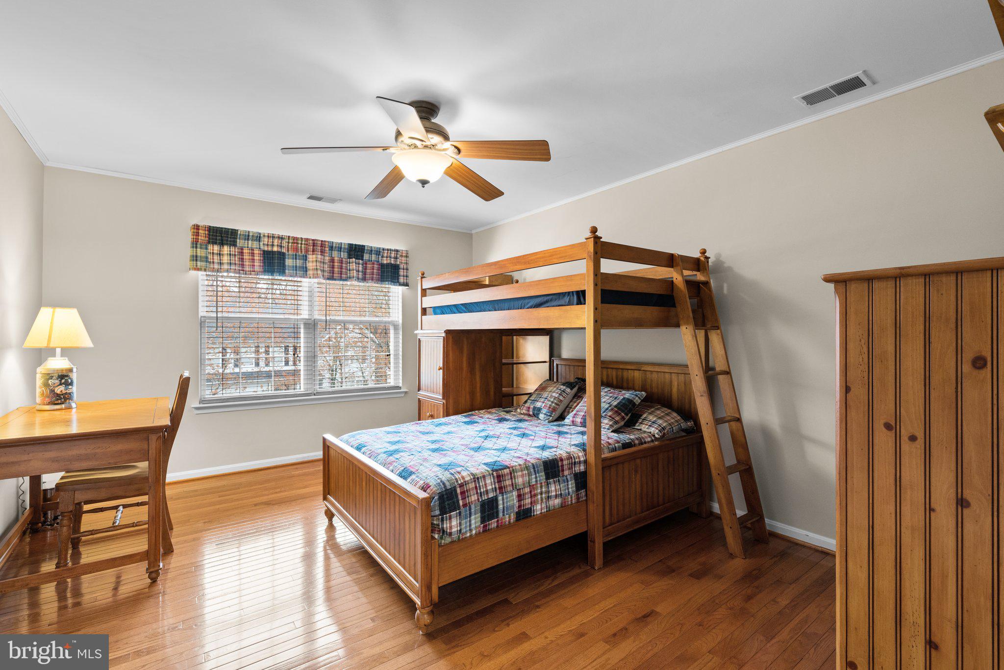 NORTHRIDGE - Residential