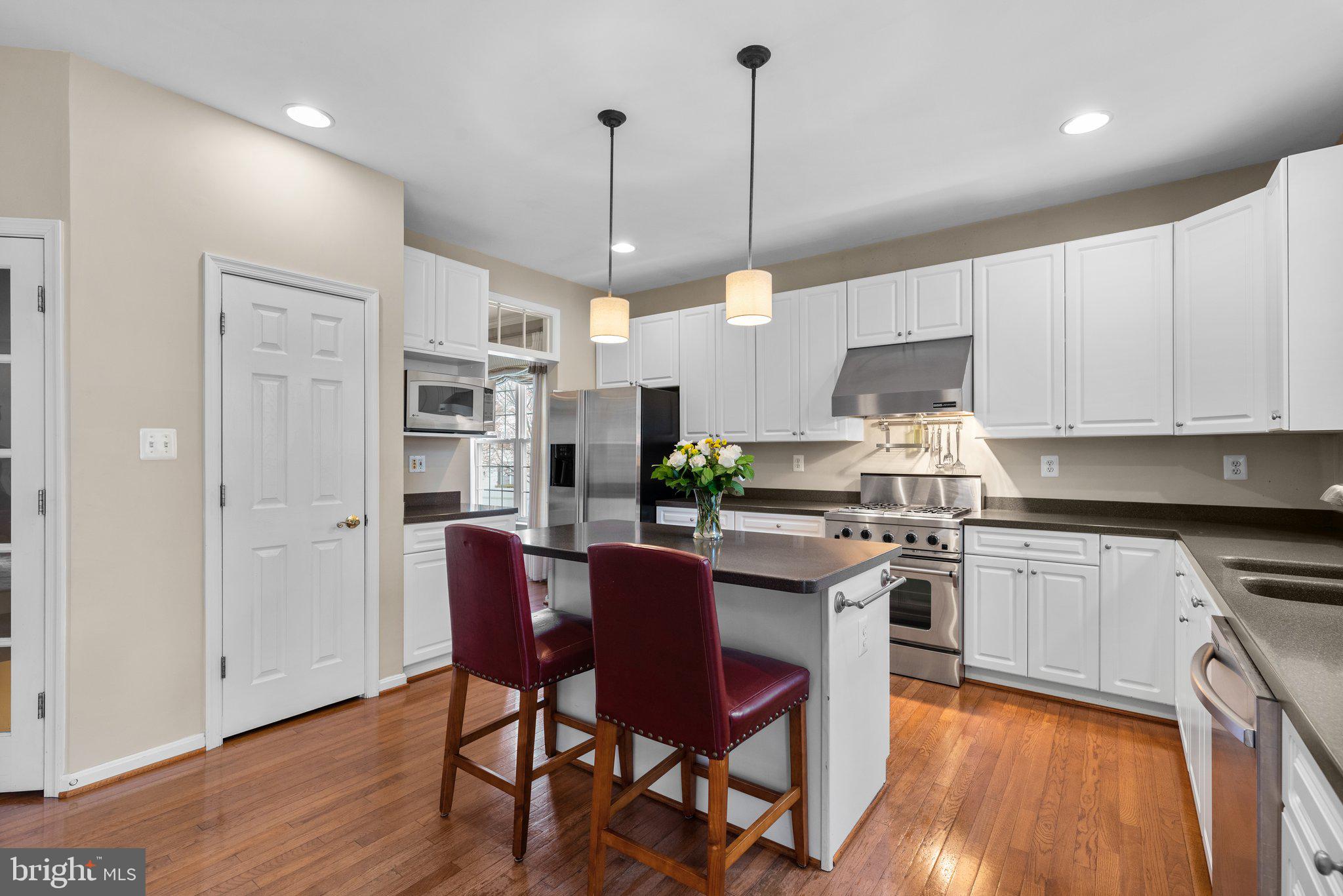 NORTHRIDGE - Residential