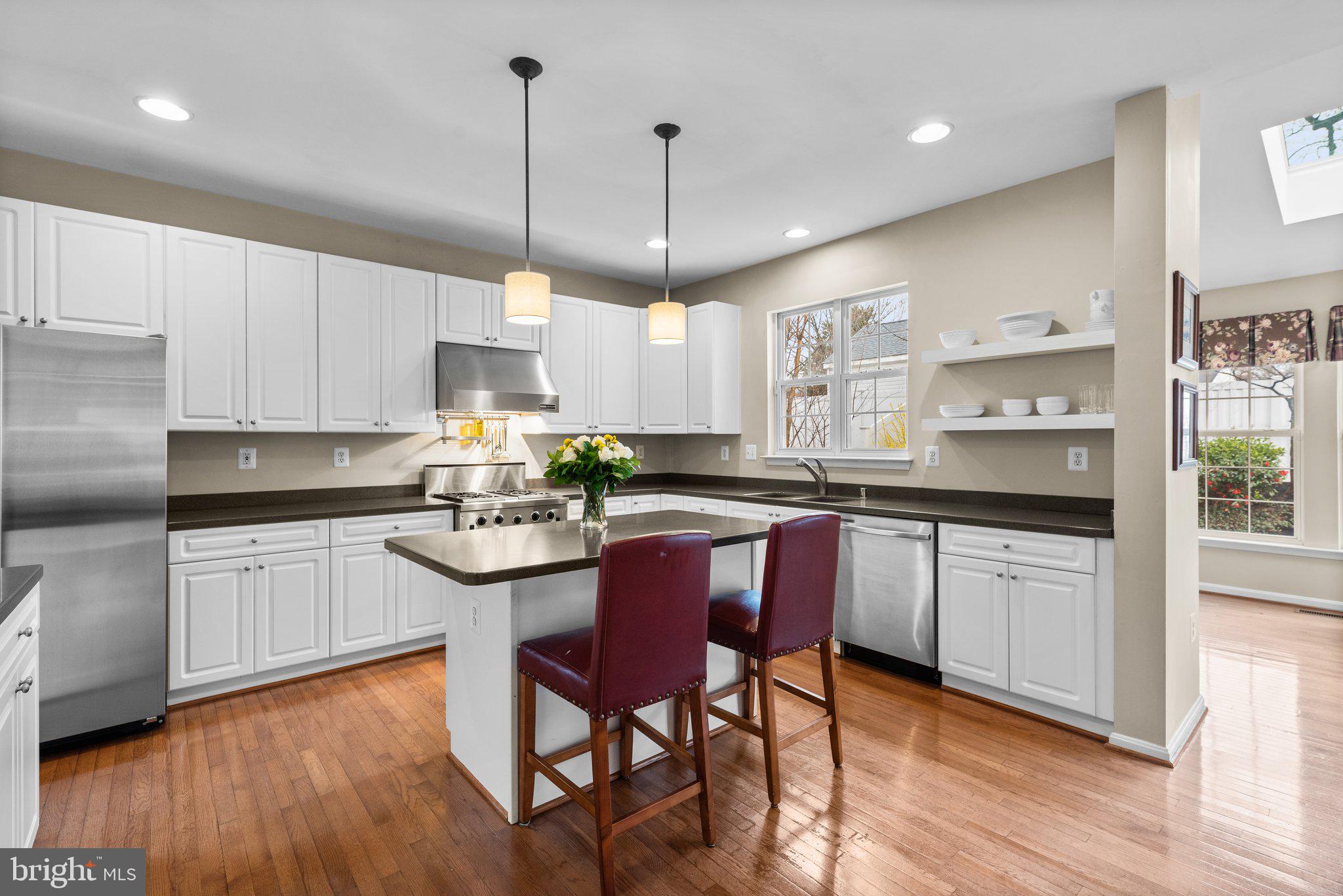 NORTHRIDGE - Residential