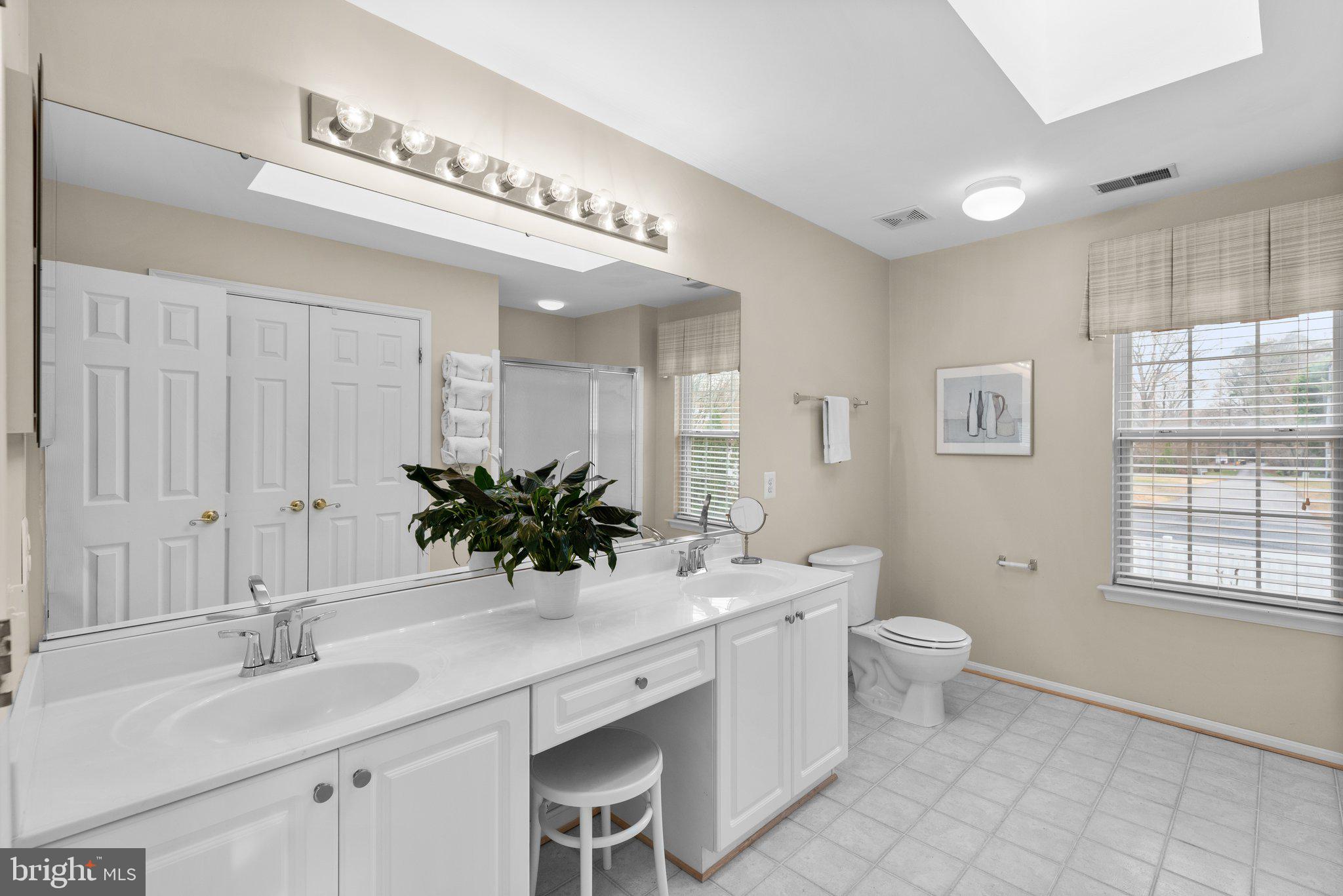 NORTHRIDGE - Residential