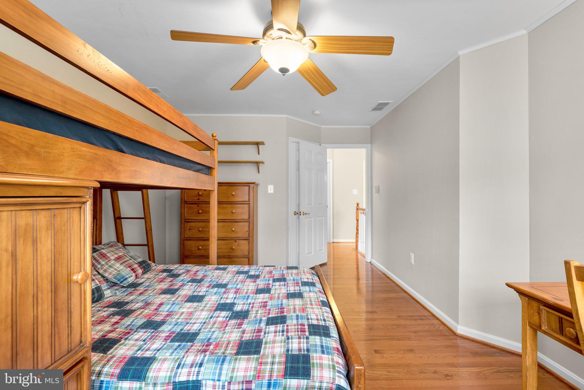 NORTHRIDGE - Residential