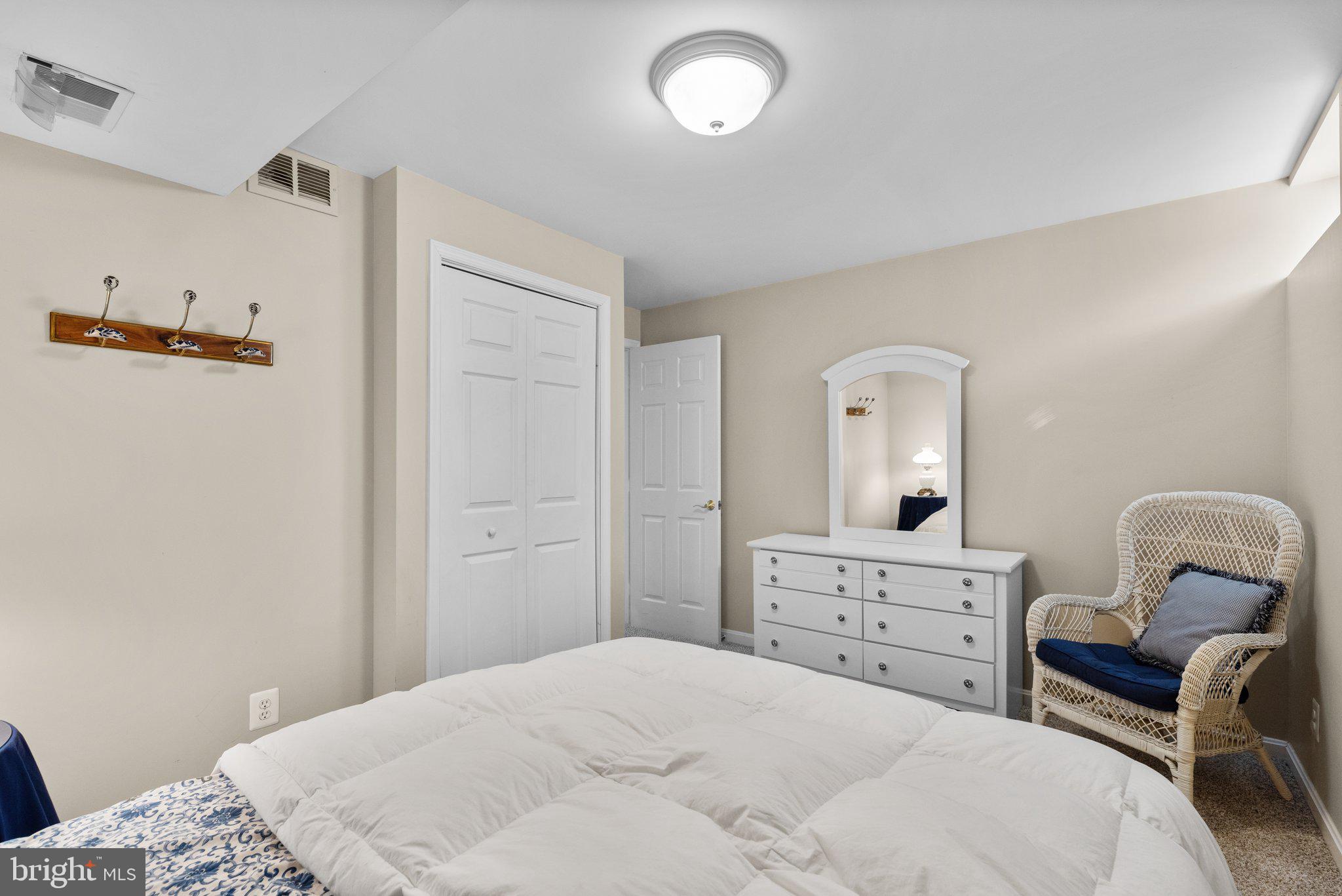 NORTHRIDGE - Residential