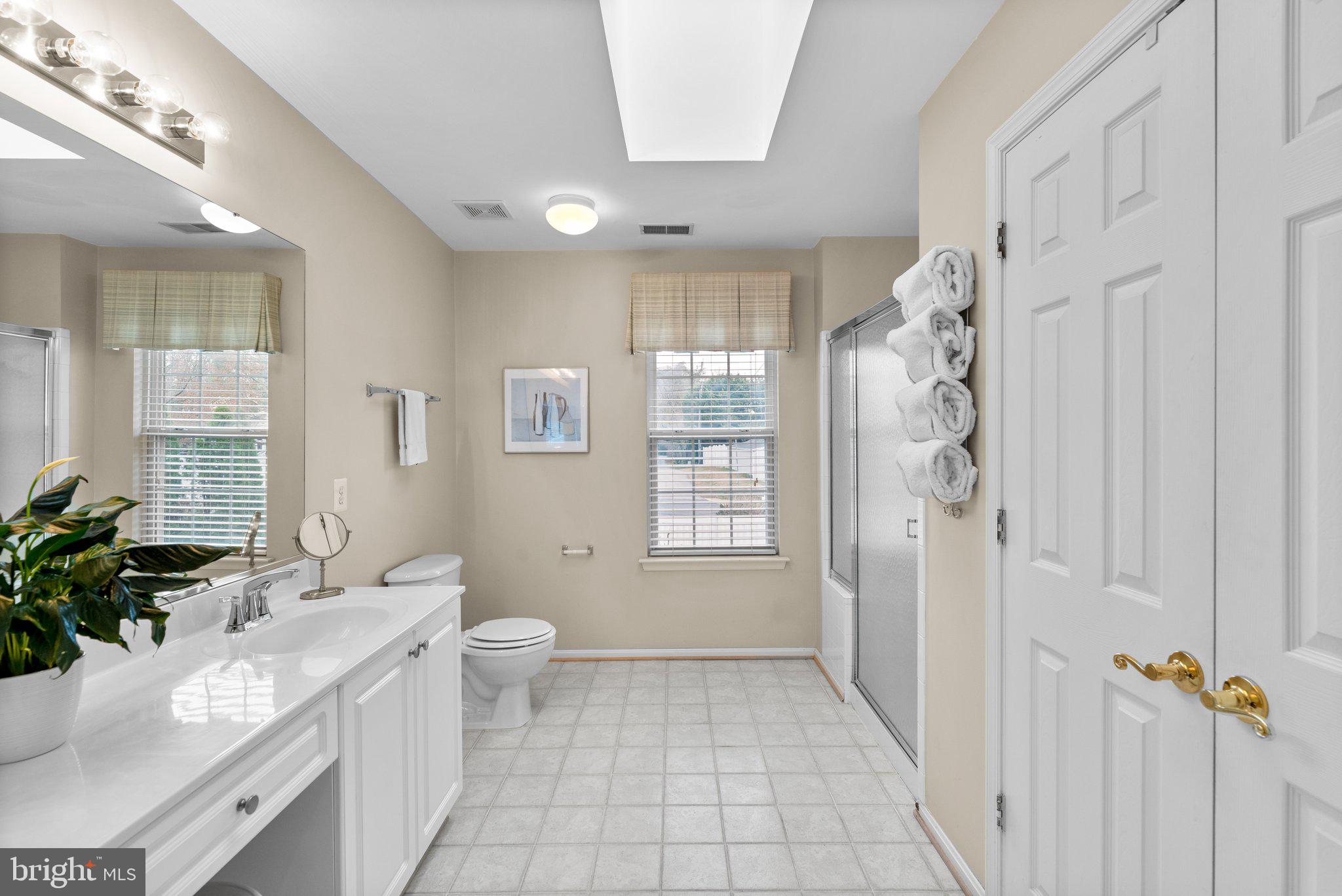 NORTHRIDGE - Residential