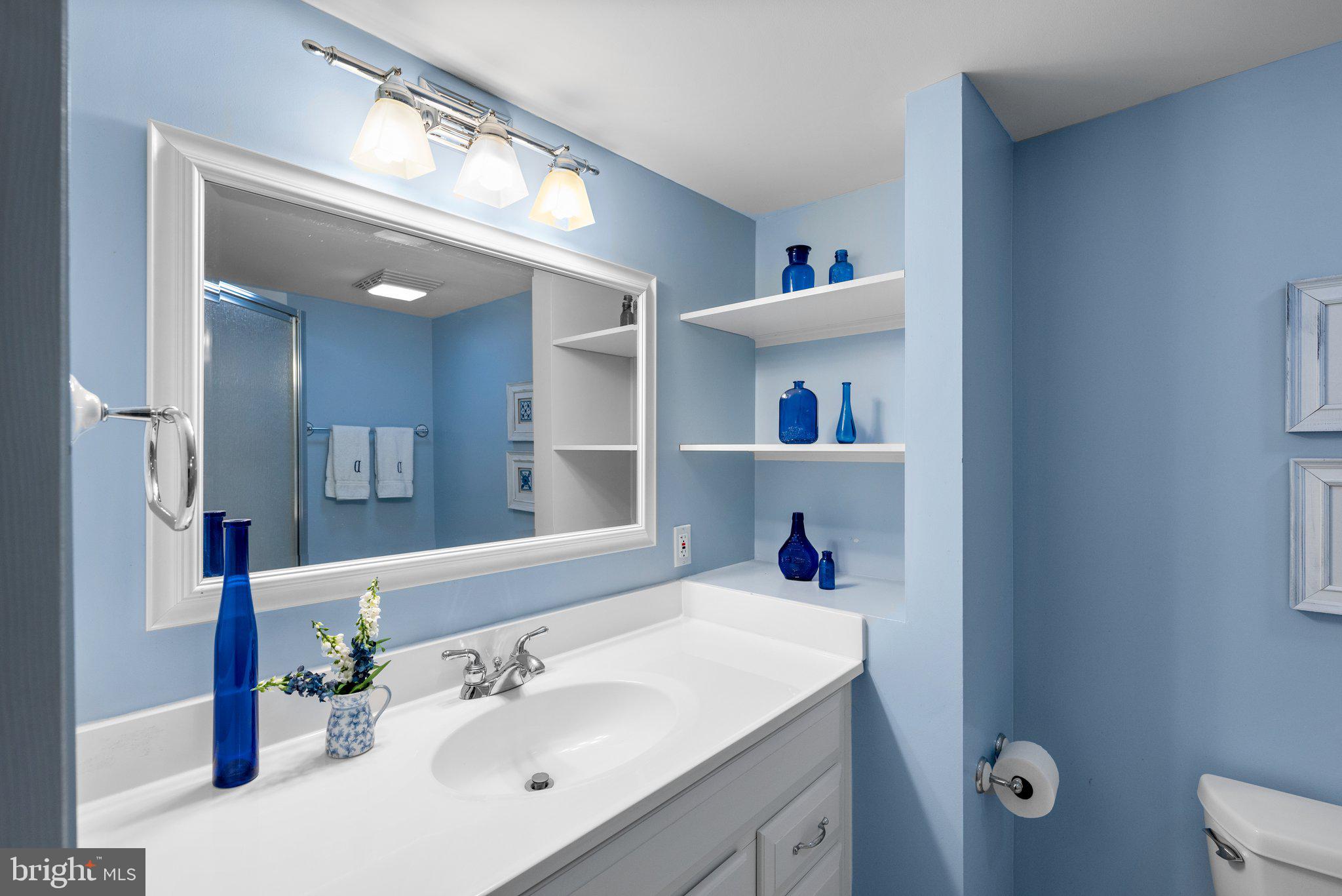 NORTHRIDGE - Residential