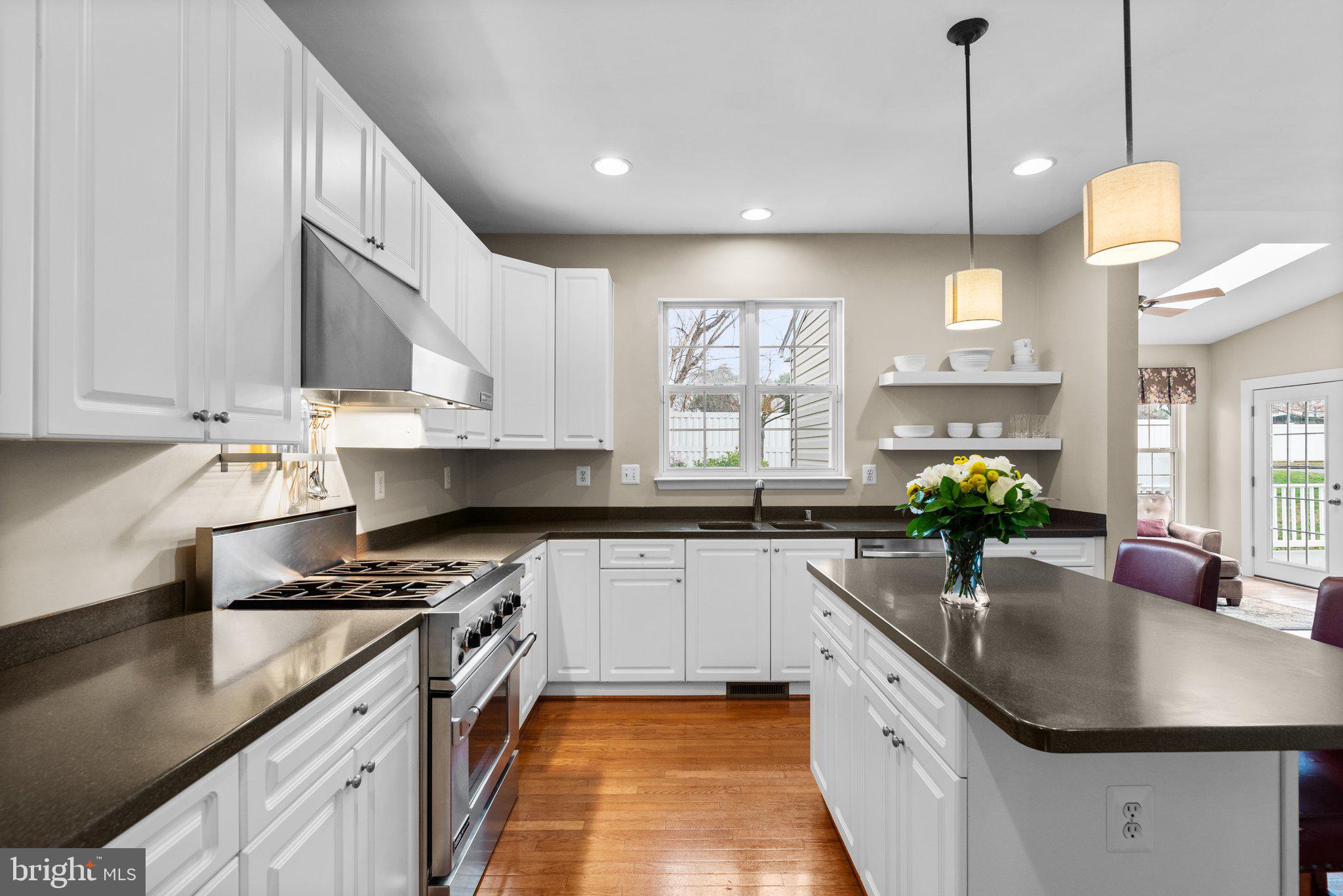 NORTHRIDGE - Residential