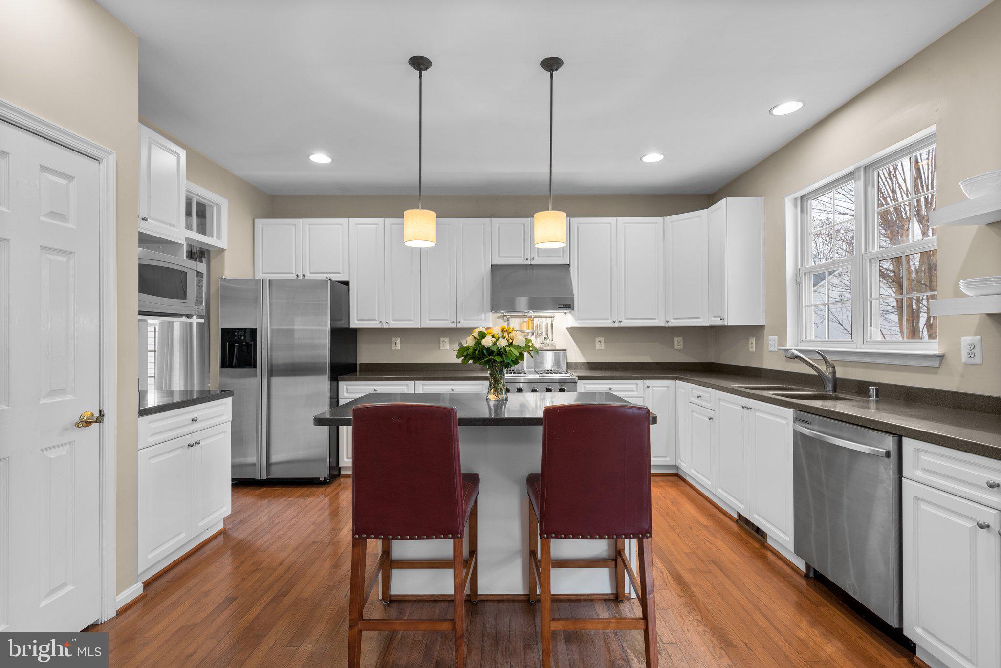 NORTHRIDGE - Residential