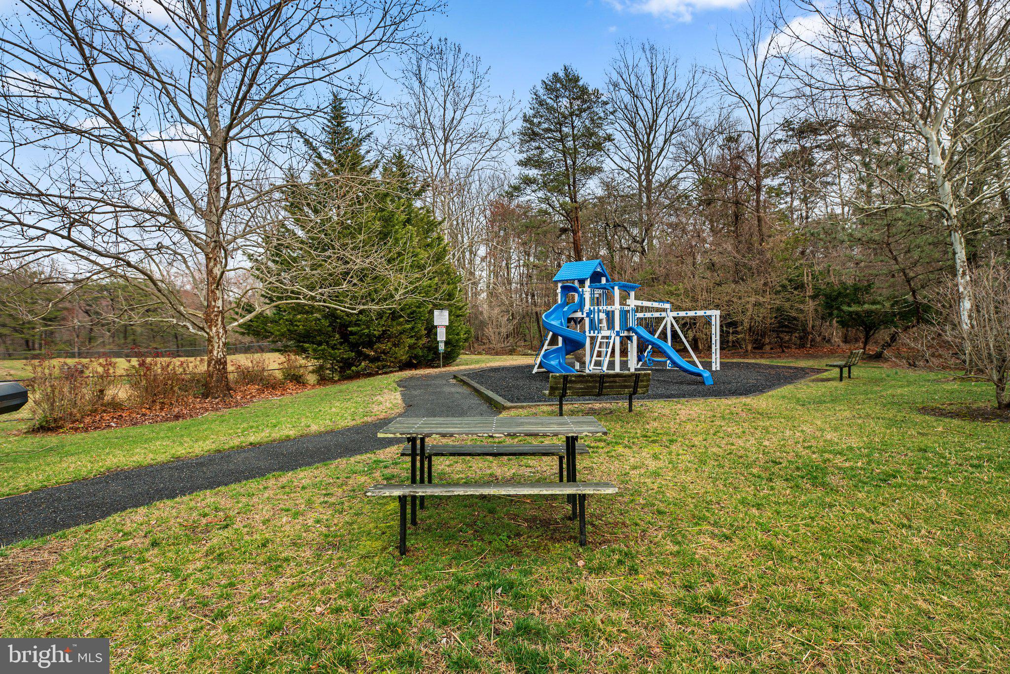 NORTHRIDGE - Residential