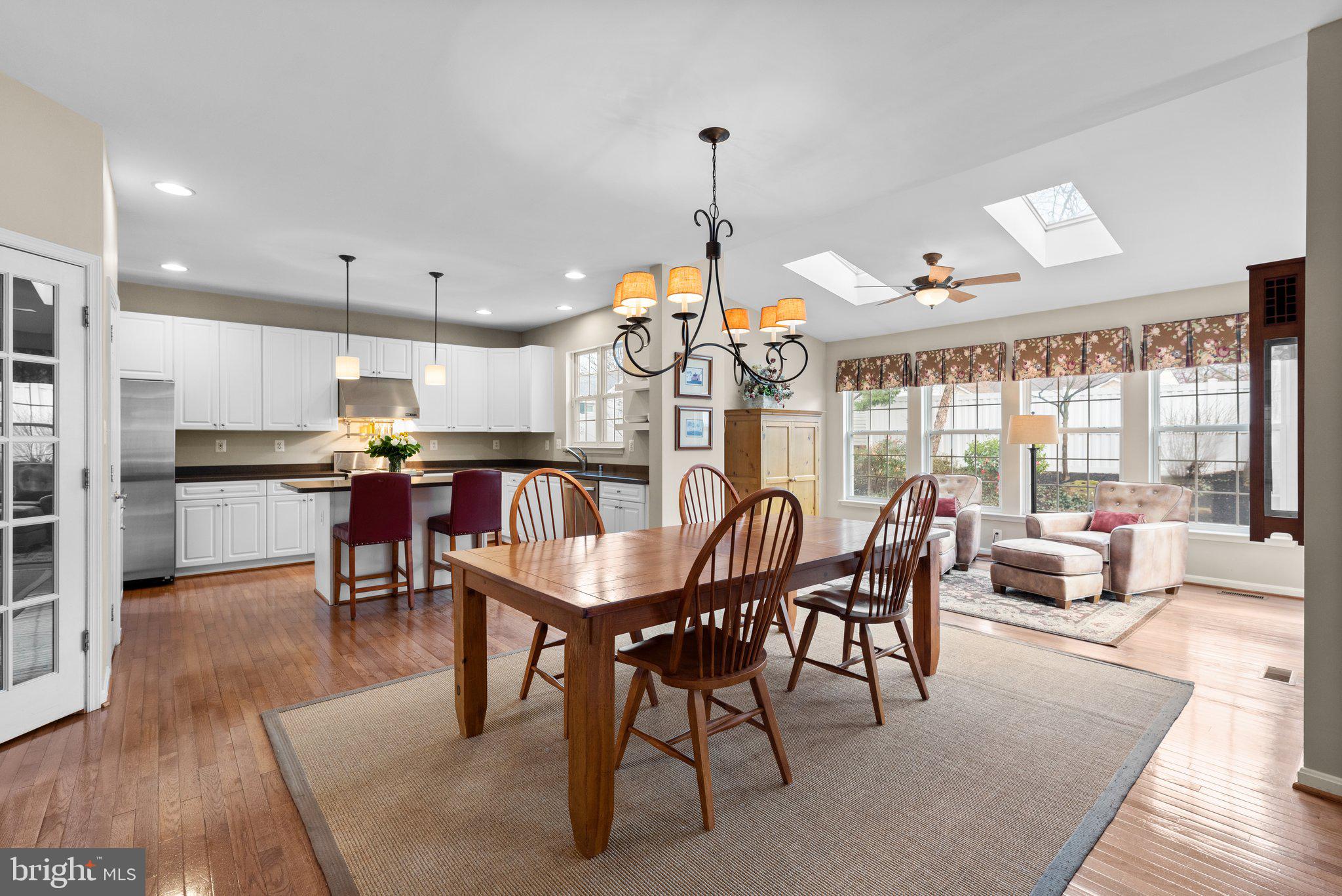 NORTHRIDGE - Residential