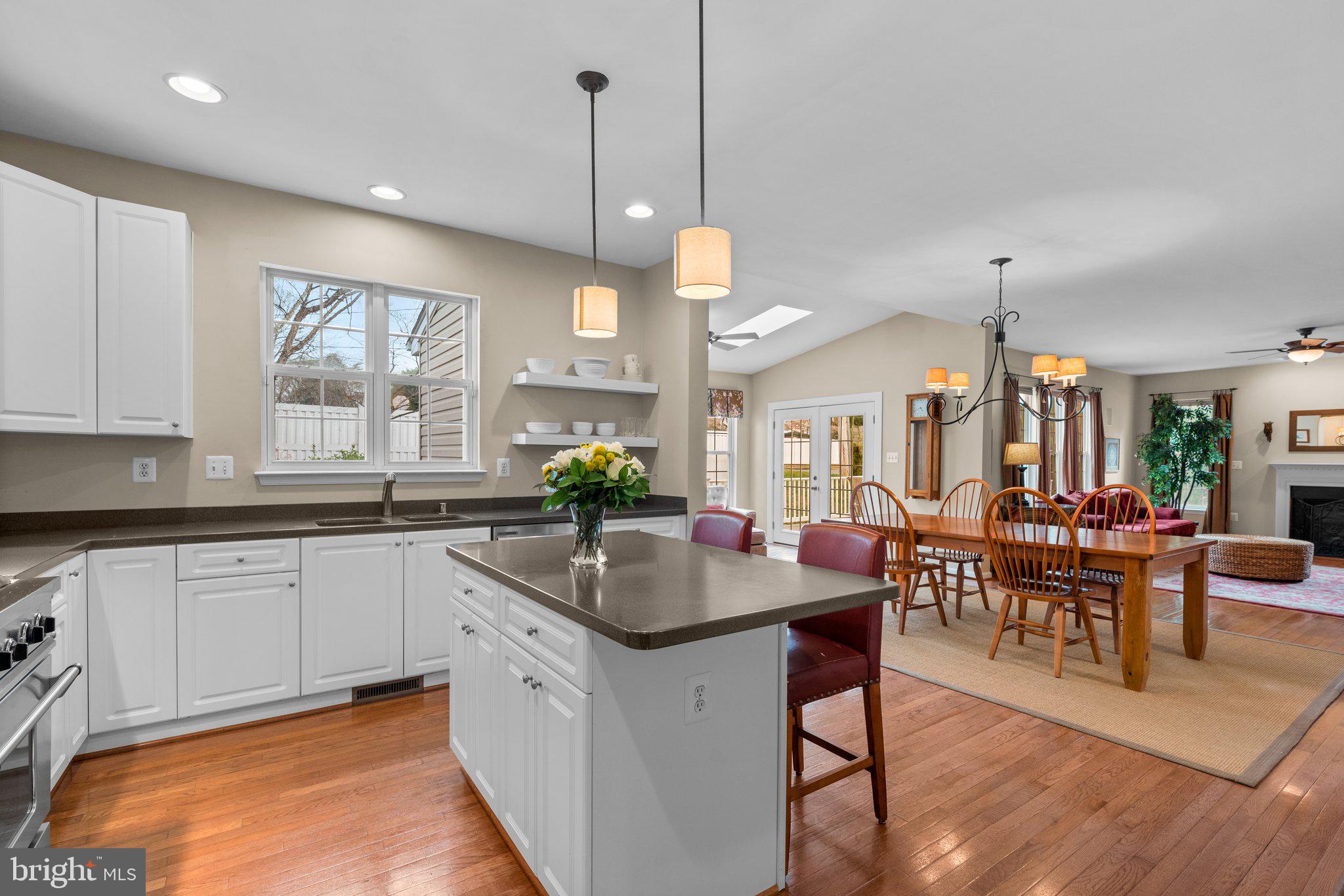 NORTHRIDGE - Residential