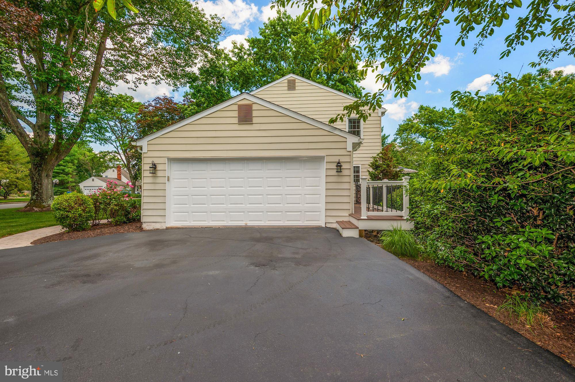 HICKORY CREEK - Residential