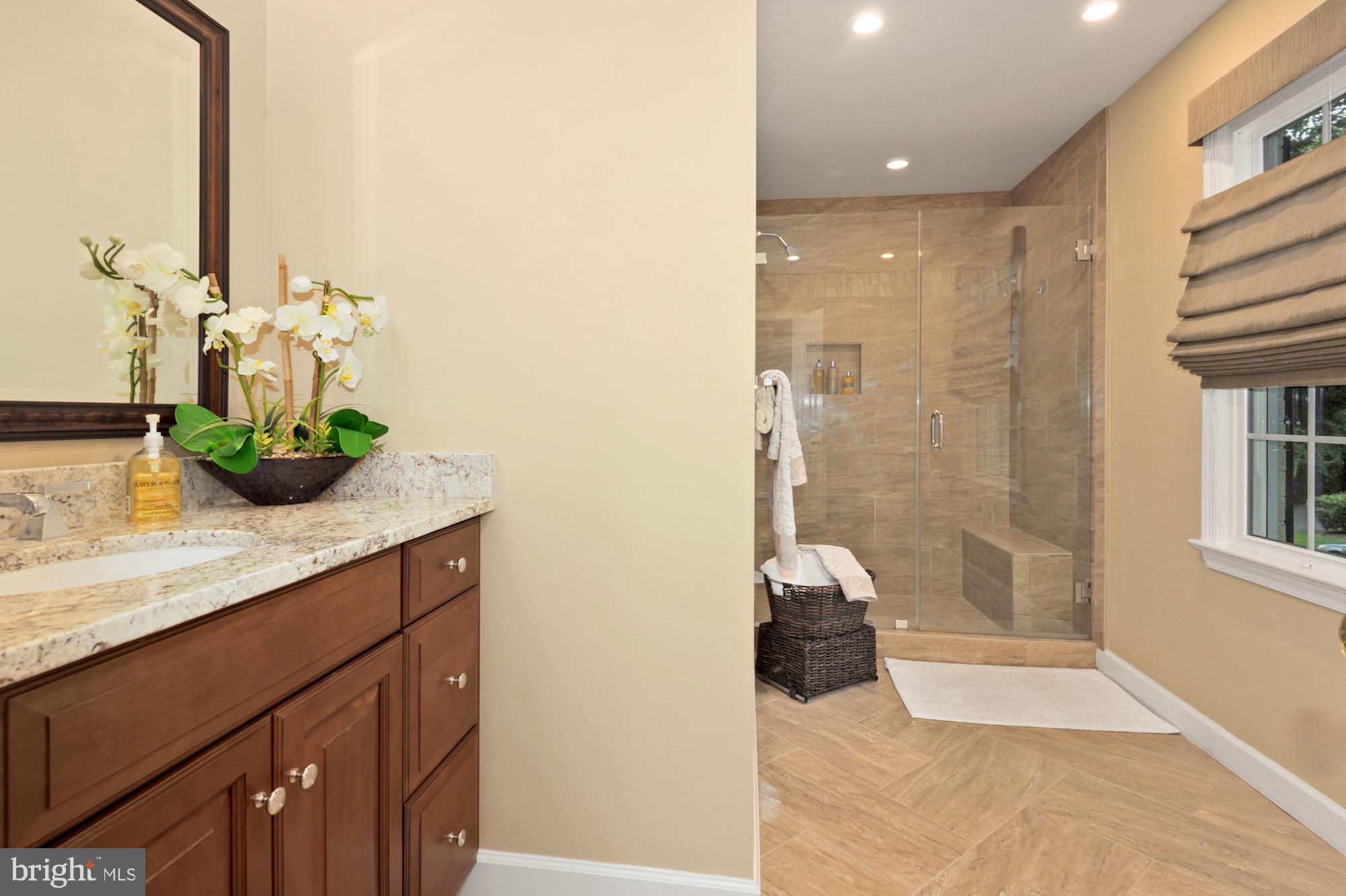 HICKORY CREEK - Residential