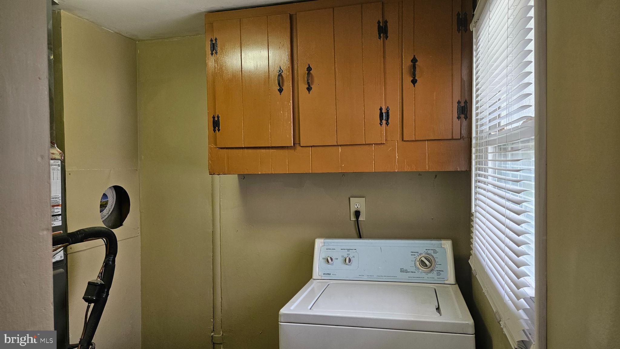 NONE  NO HOA - Residential