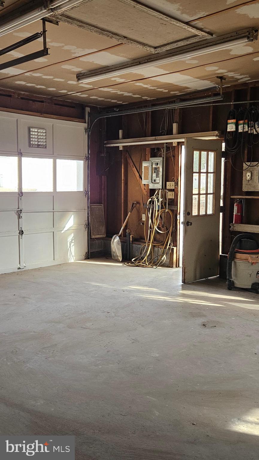 NONE  NO HOA - Residential