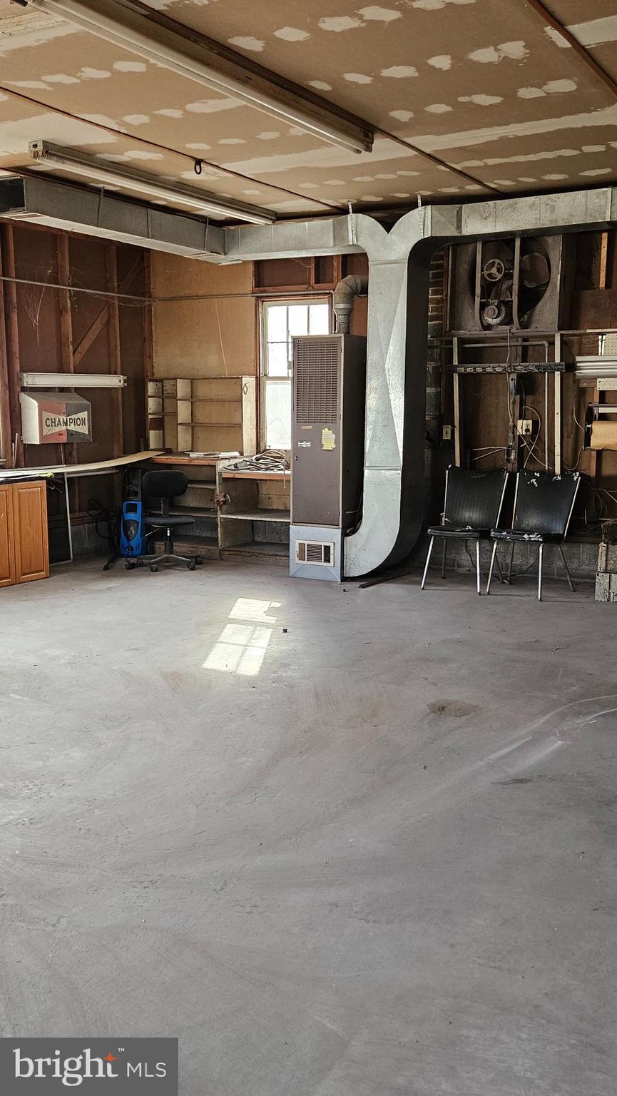 NONE  NO HOA - Residential