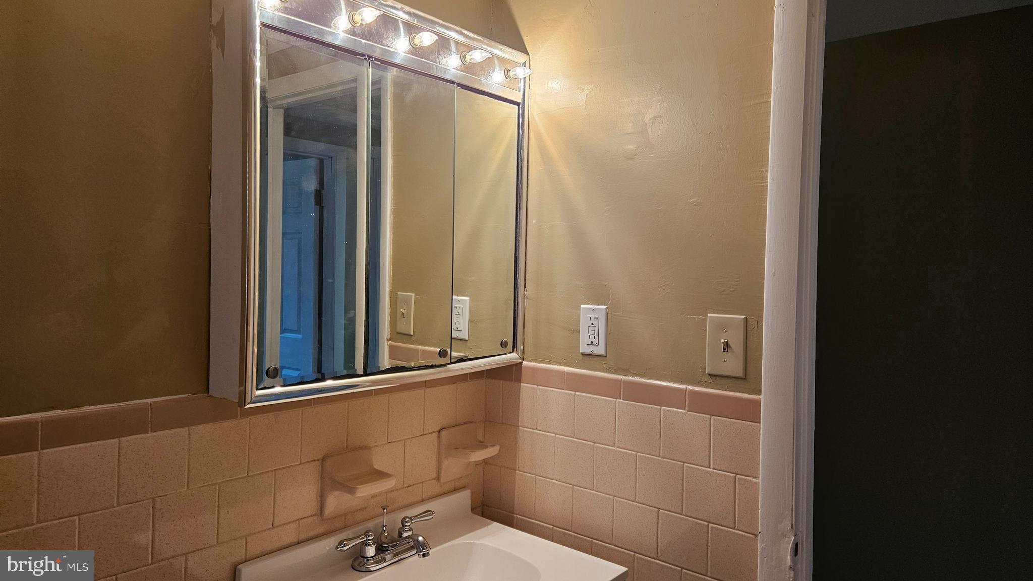 NONE  NO HOA - Residential