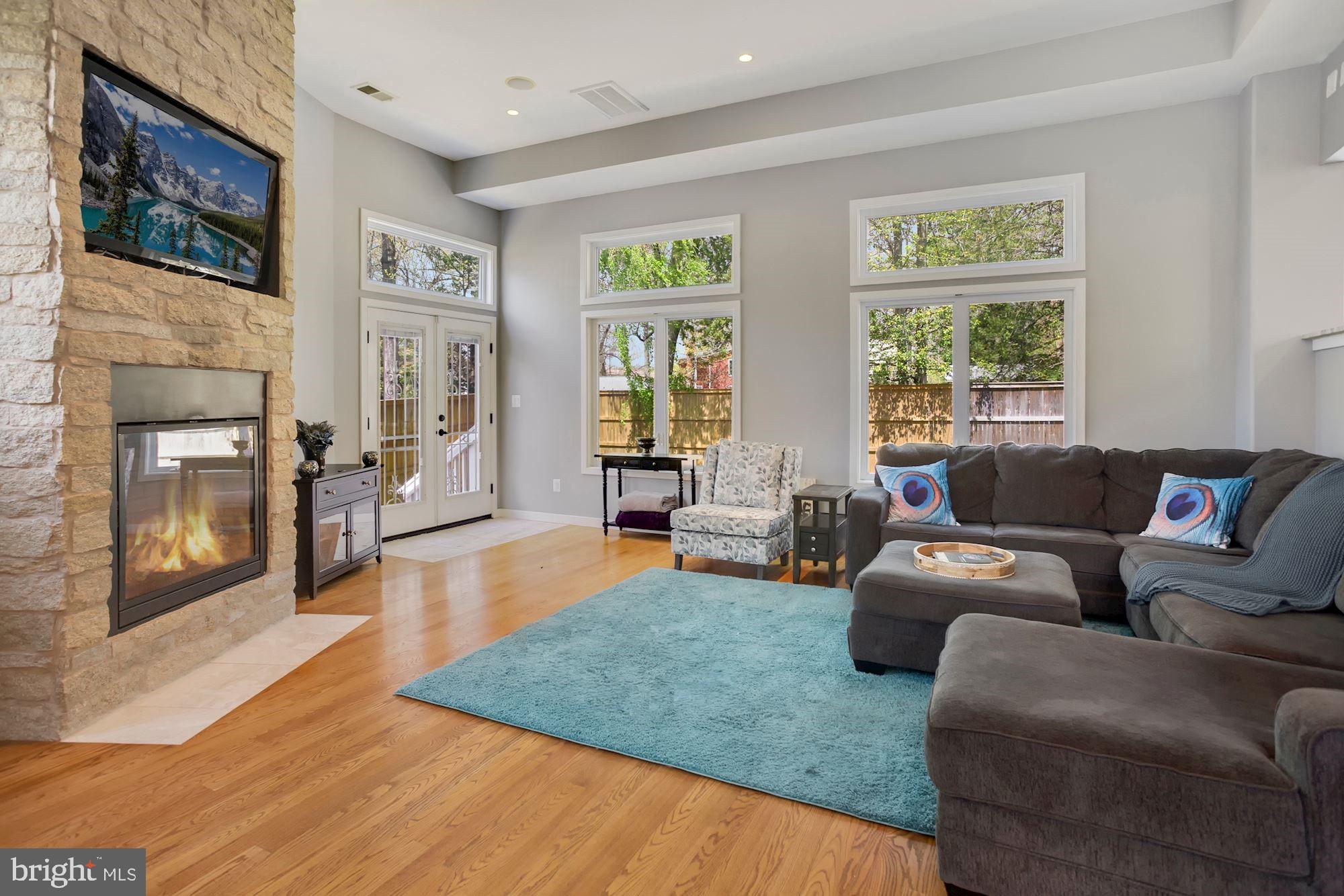 DUNN LORING WOODS - Residential