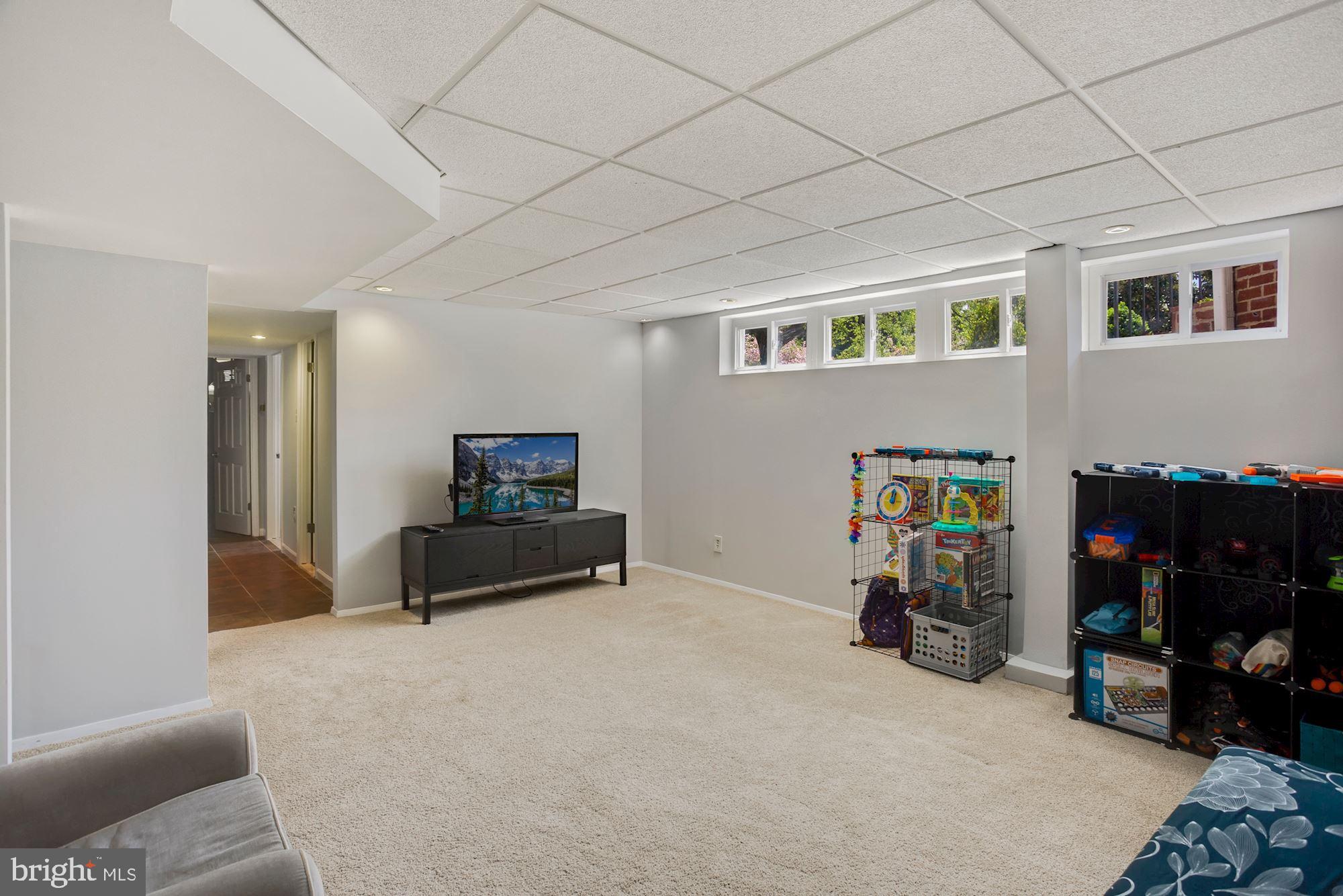 DUNN LORING WOODS - Residential