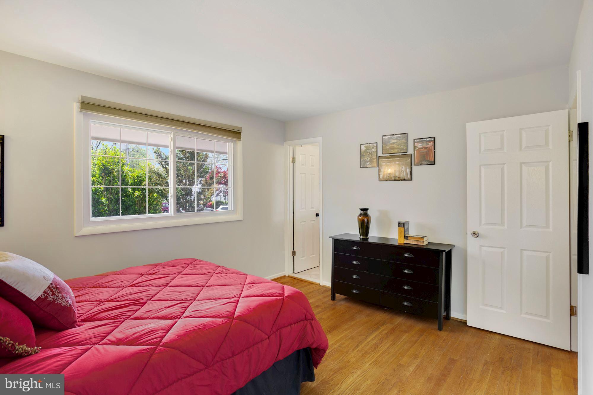 DUNN LORING WOODS - Residential