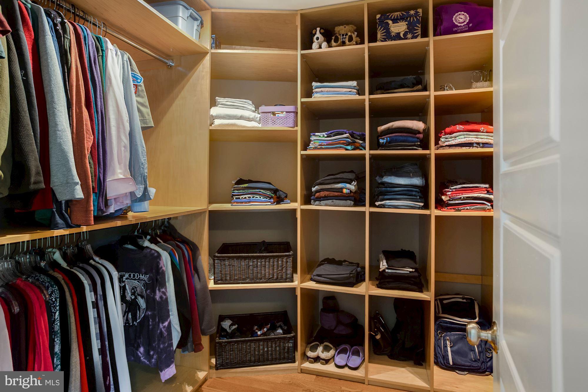 DUNN LORING WOODS - Residential