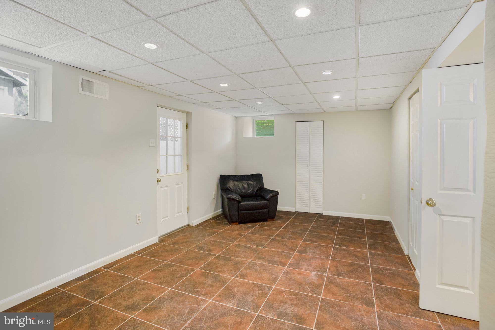 DUNN LORING WOODS - Residential