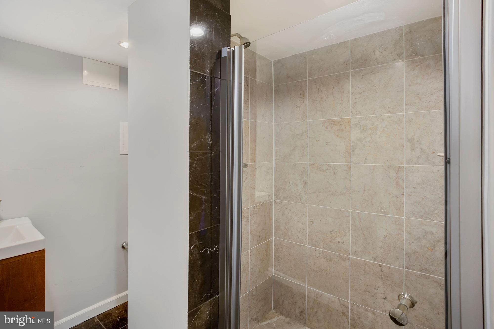 DUNN LORING WOODS - Residential