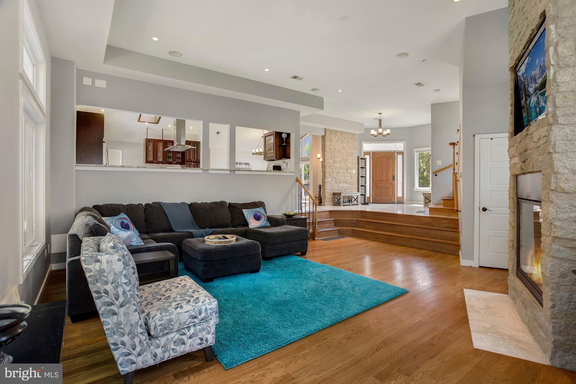 DUNN LORING WOODS - Residential