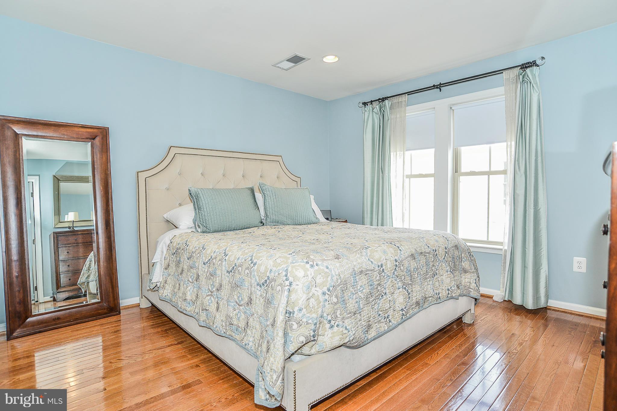 SHIRLINGTON CREST - Residential