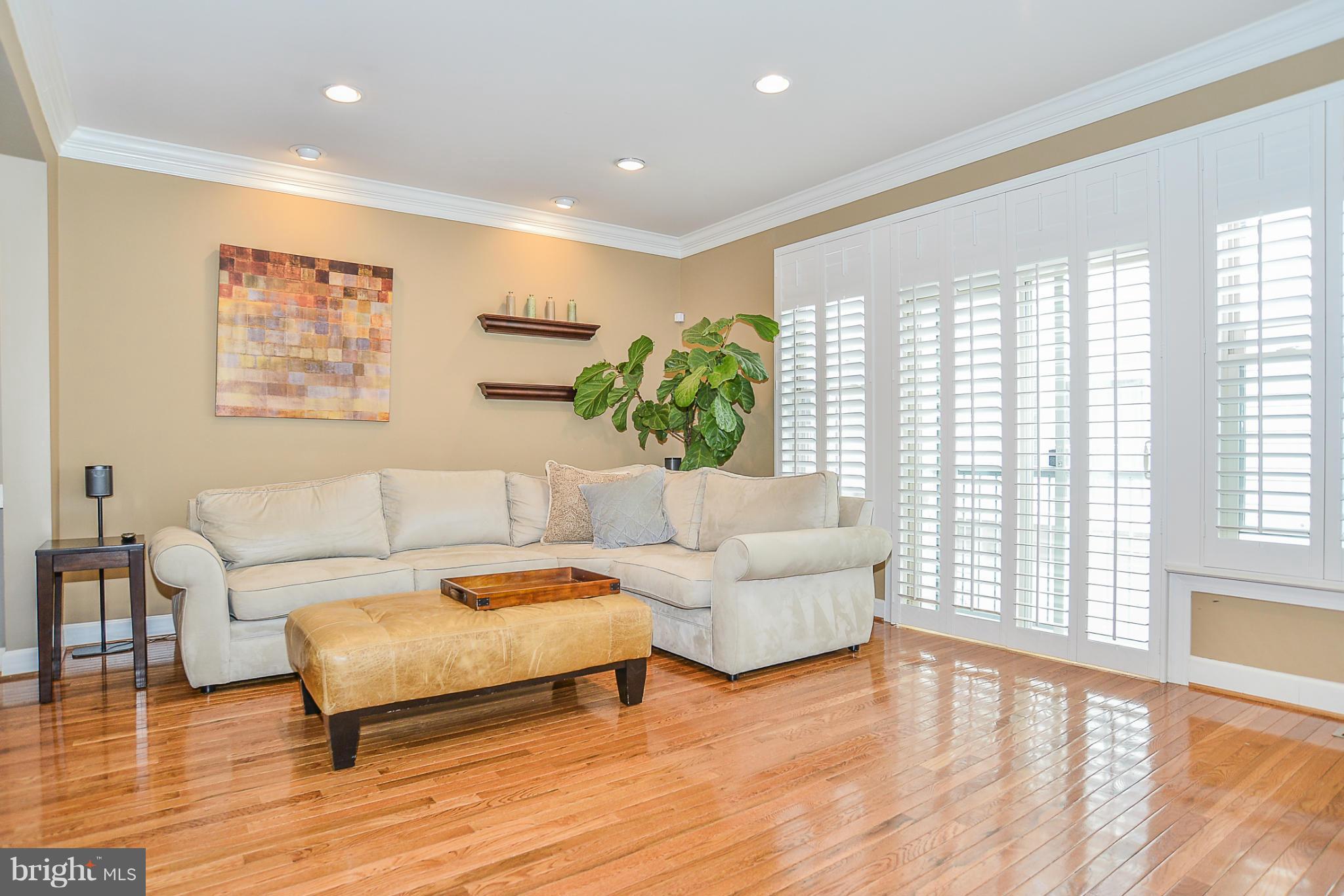 SHIRLINGTON CREST - Residential