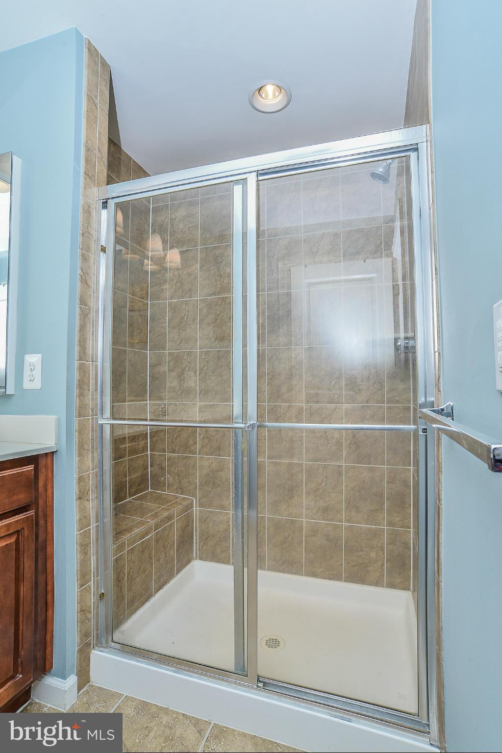 SHIRLINGTON CREST - Residential