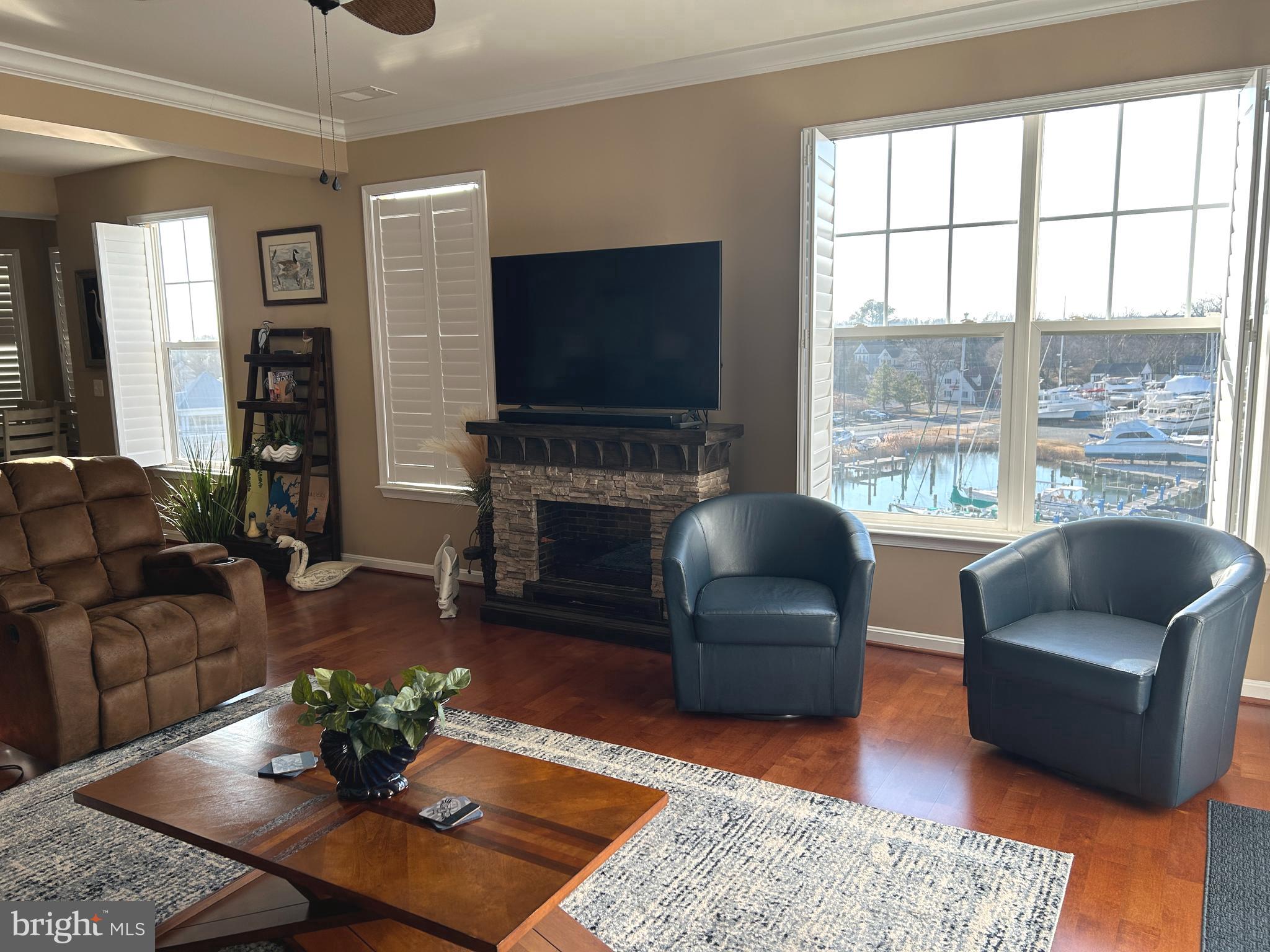 DEEP HARBOR - Residential