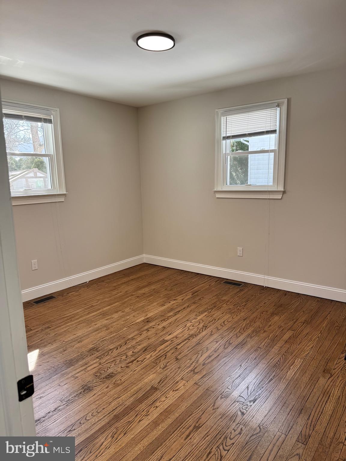 SILVER LAKE - Residential