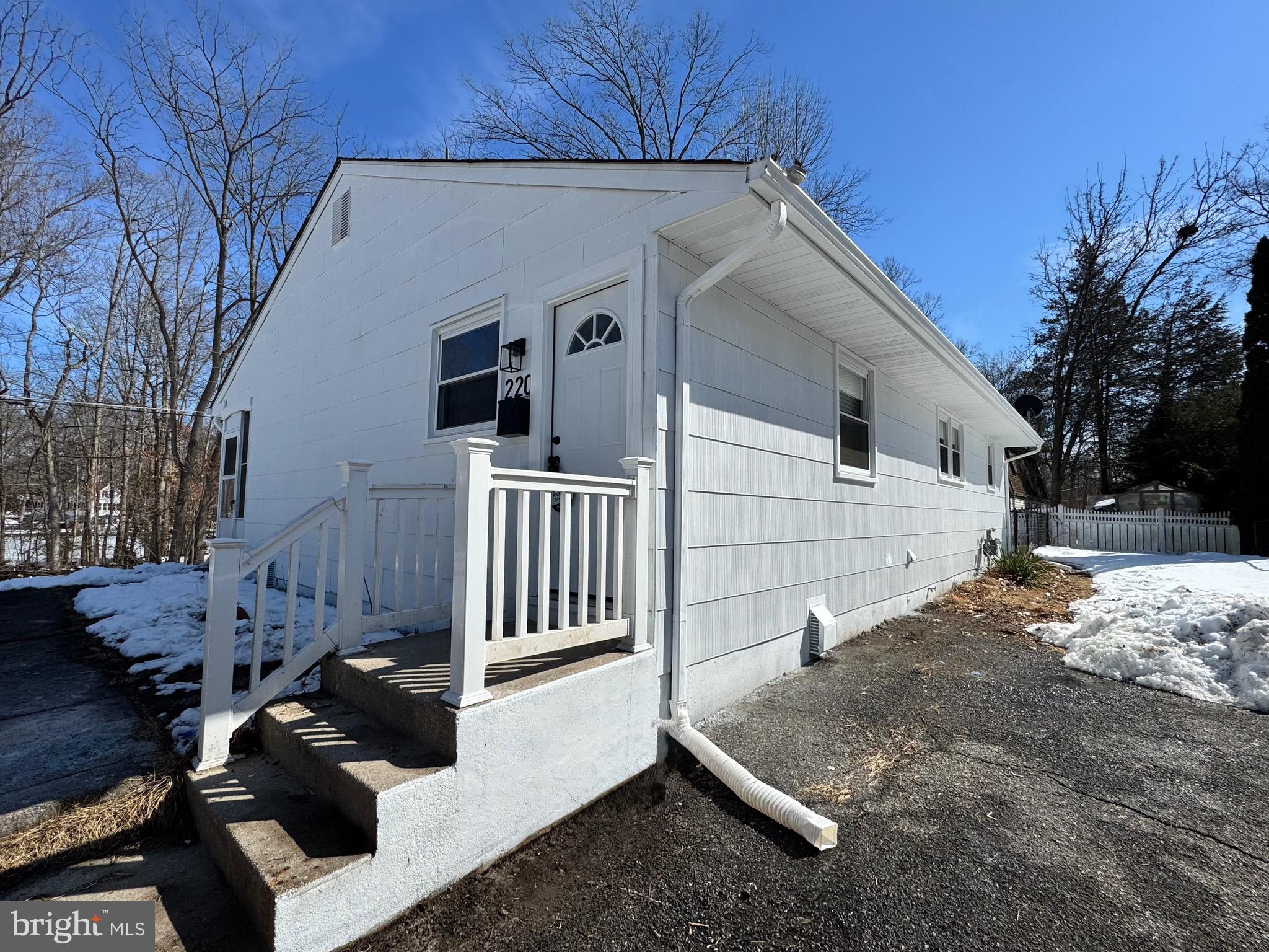 SILVER LAKE - Residential