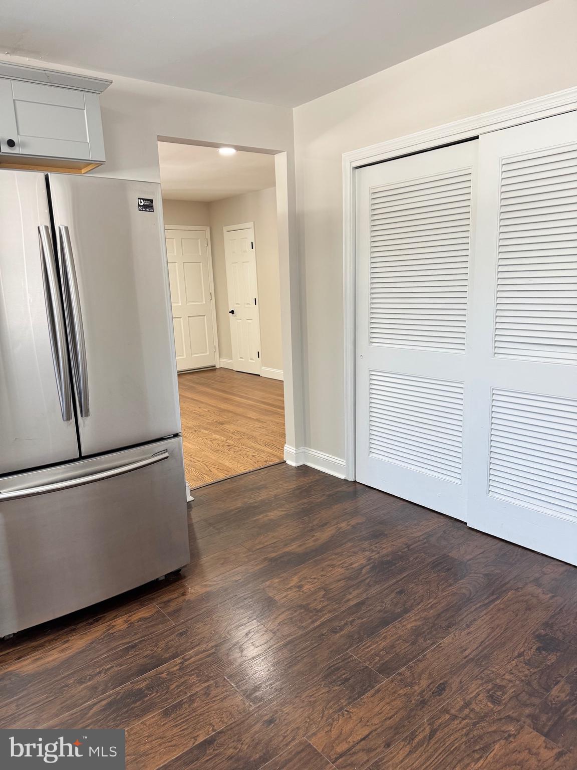 SILVER LAKE - Residential