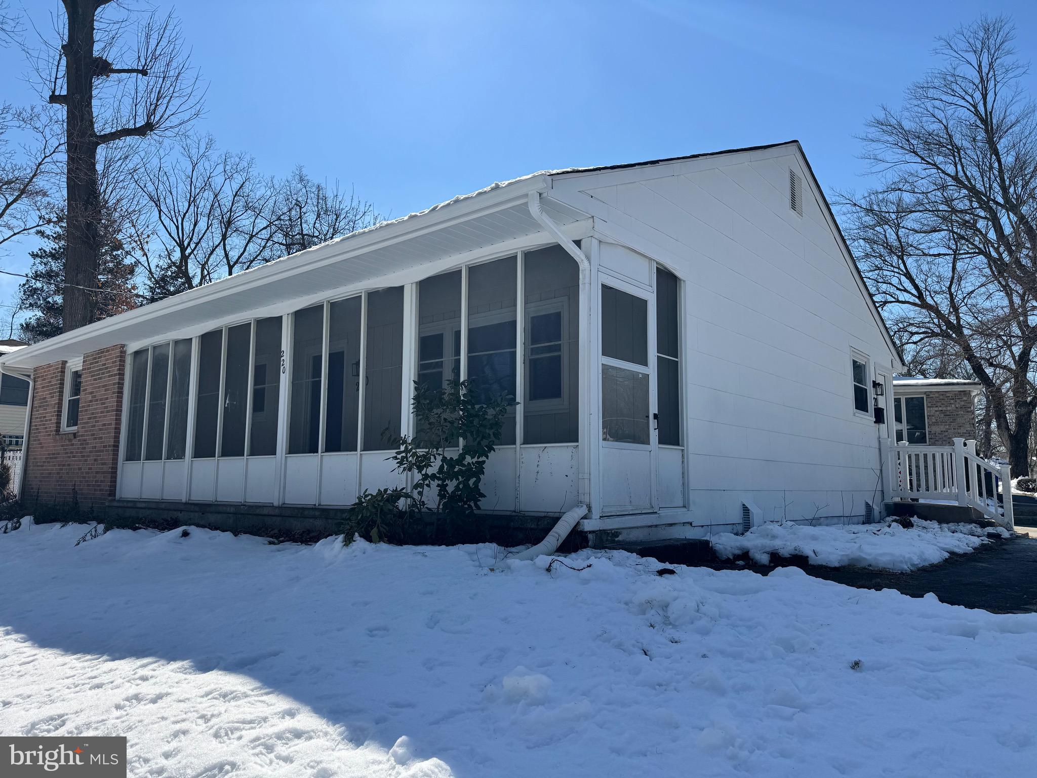 SILVER LAKE - Residential