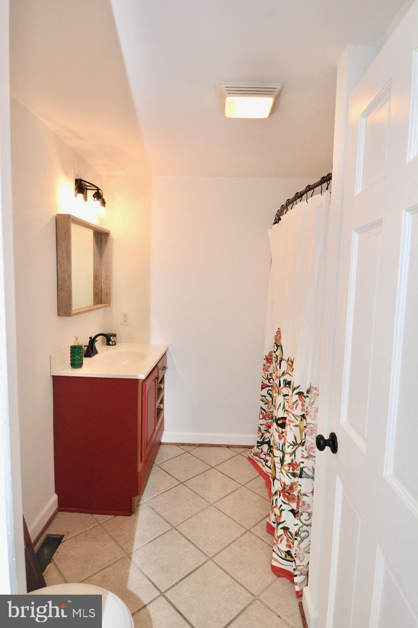 BELLEVUE - Residential Lease