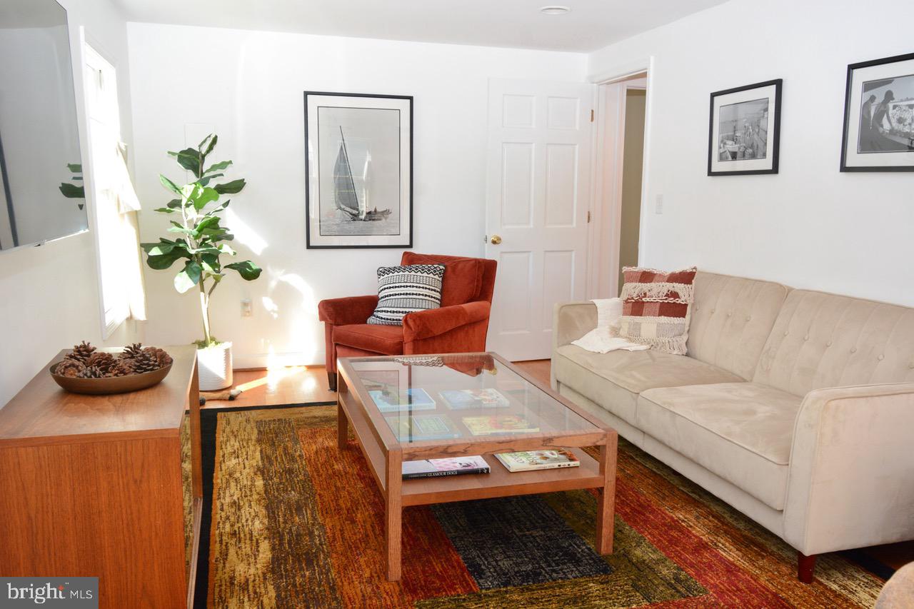 BELLEVUE - Residential Lease