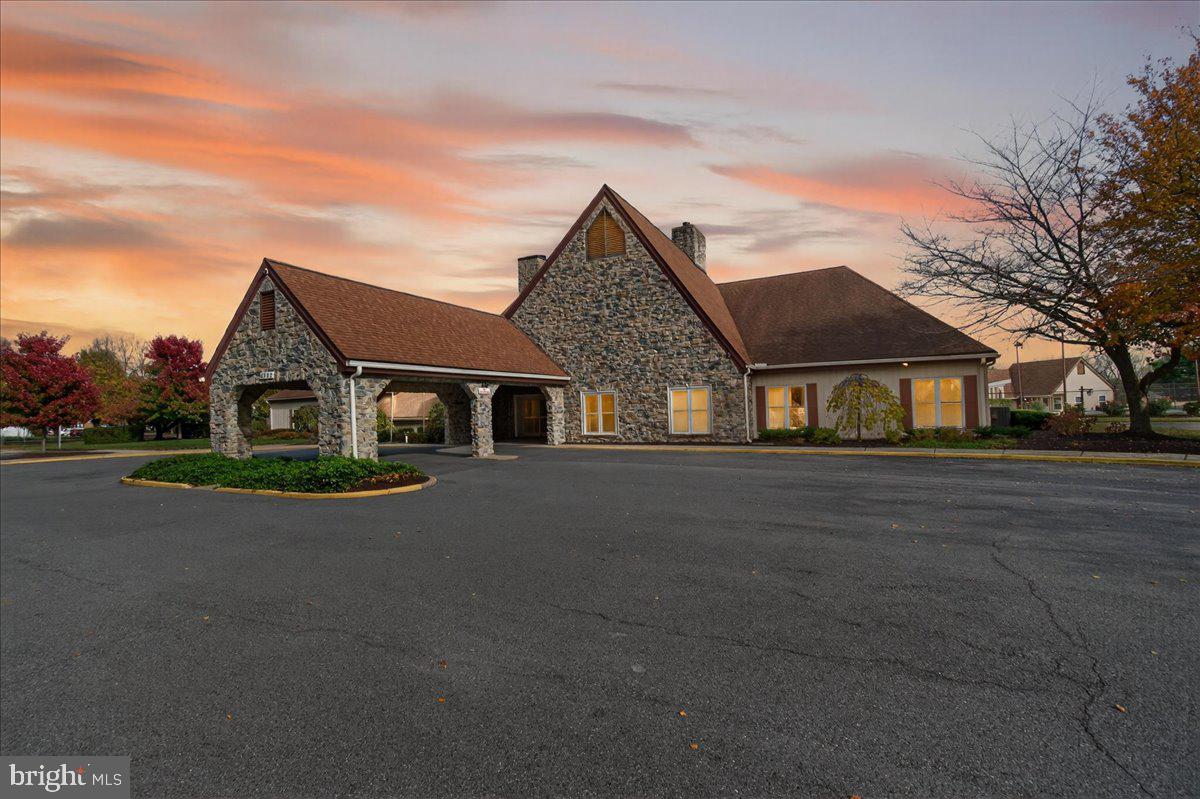CRESTWOOD VILLAGE - Residential