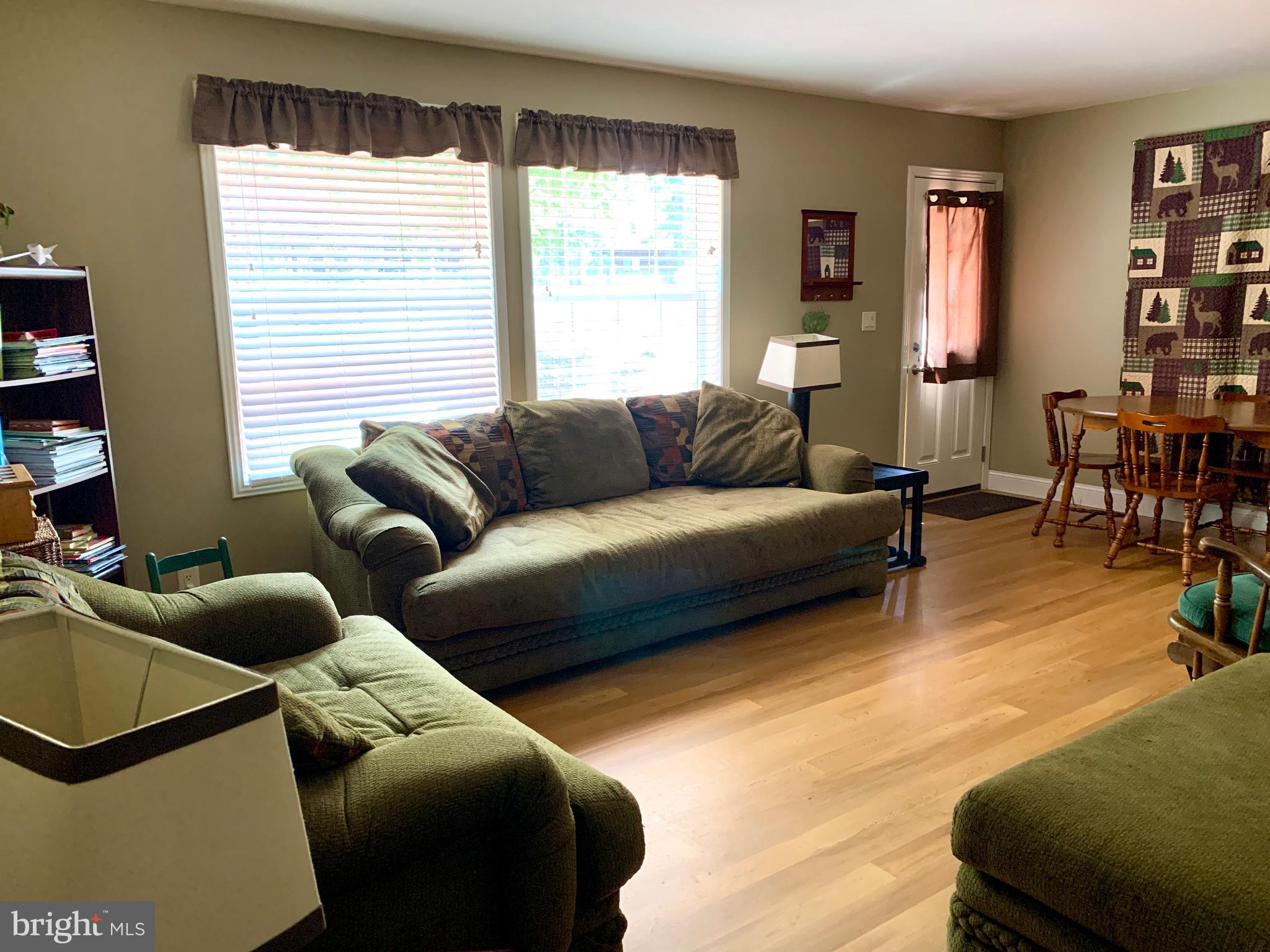 LITTLE MOUNTAIN ESTATES - Residential