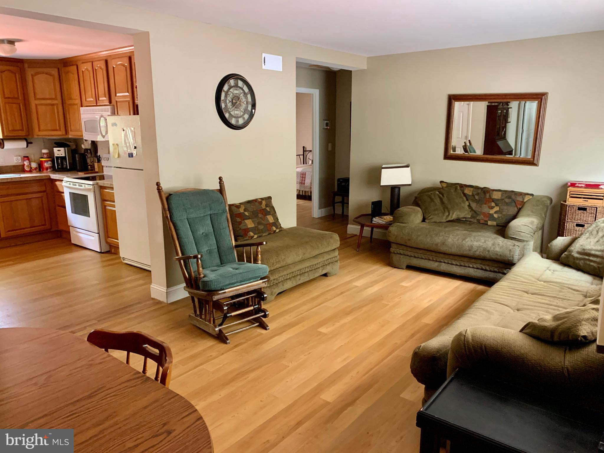 LITTLE MOUNTAIN ESTATES - Residential