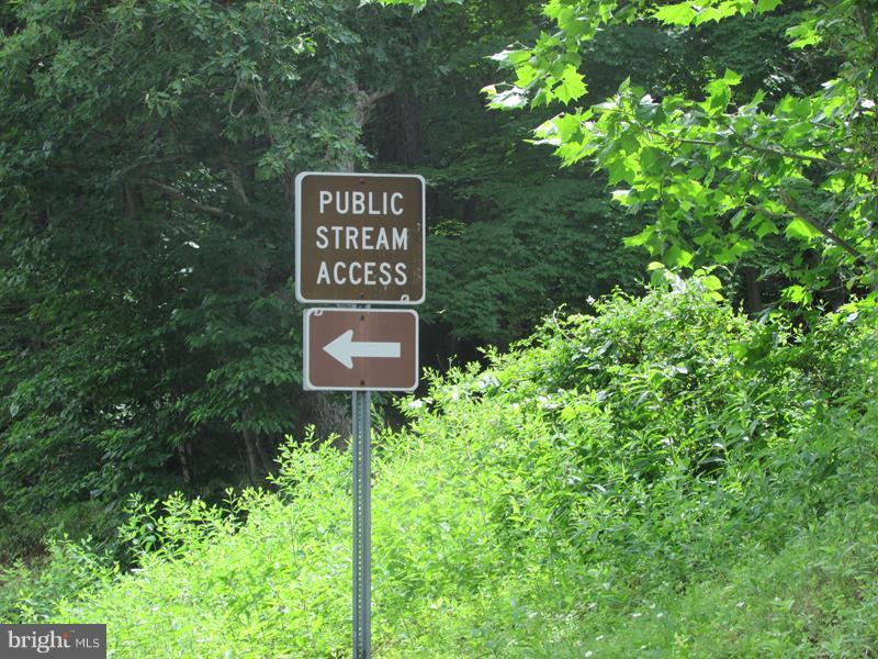 LITTLE MOUNTAIN ESTATES - Residential