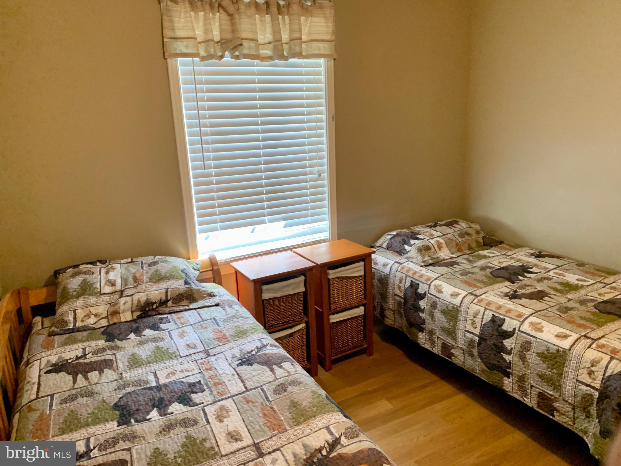 LITTLE MOUNTAIN ESTATES - Residential