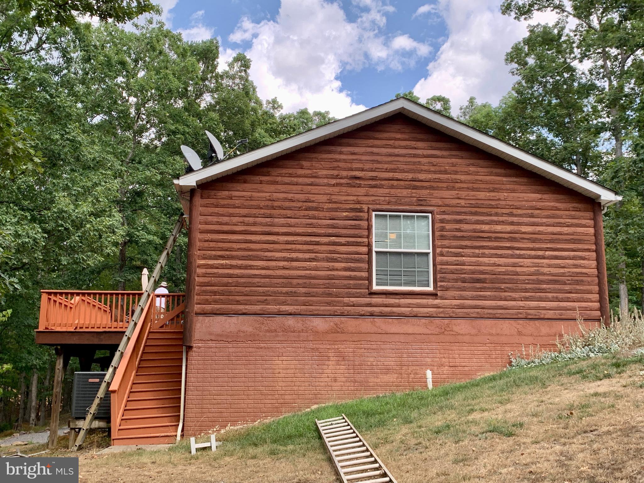 LITTLE MOUNTAIN ESTATES - Residential