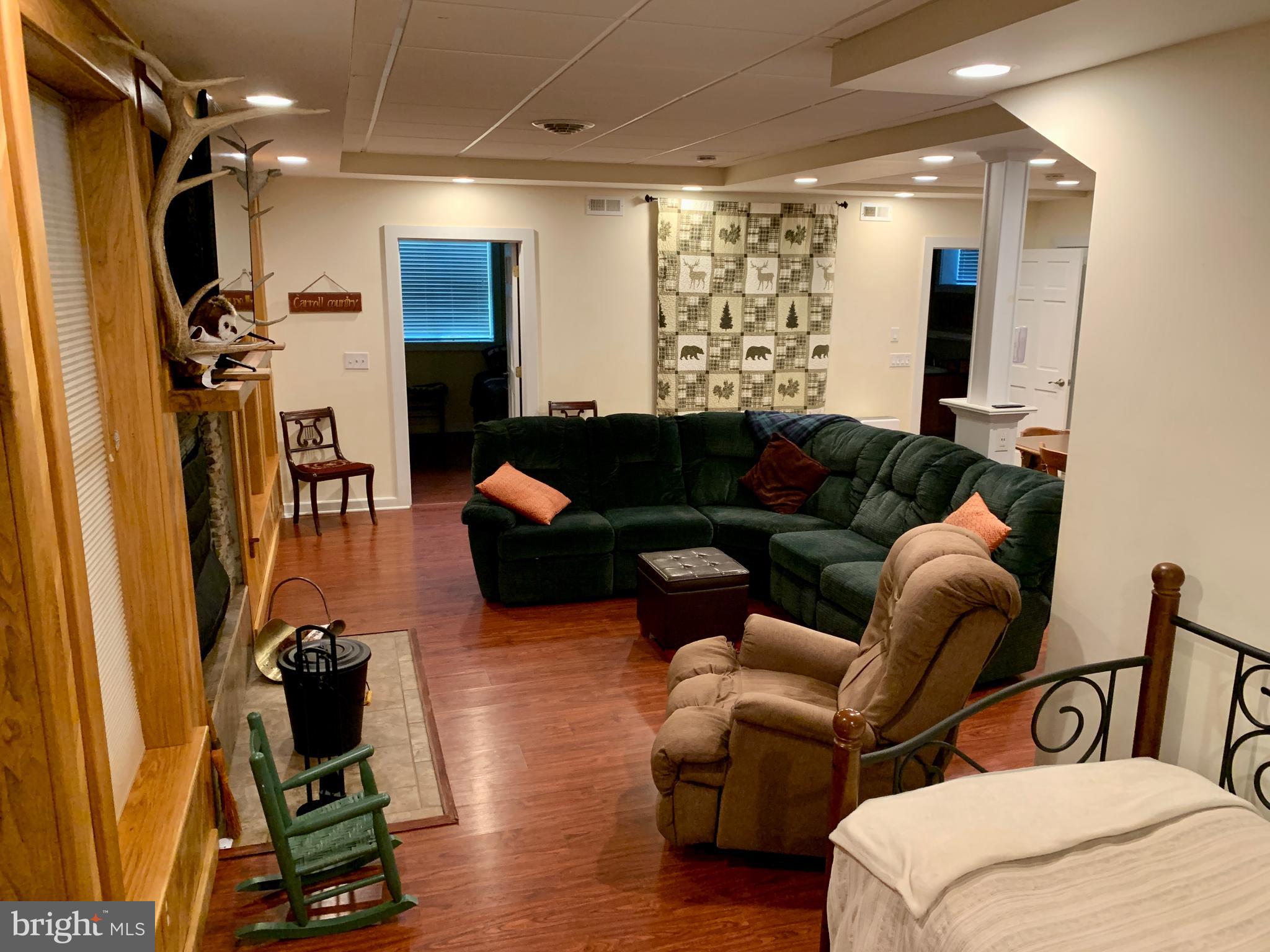 LITTLE MOUNTAIN ESTATES - Residential